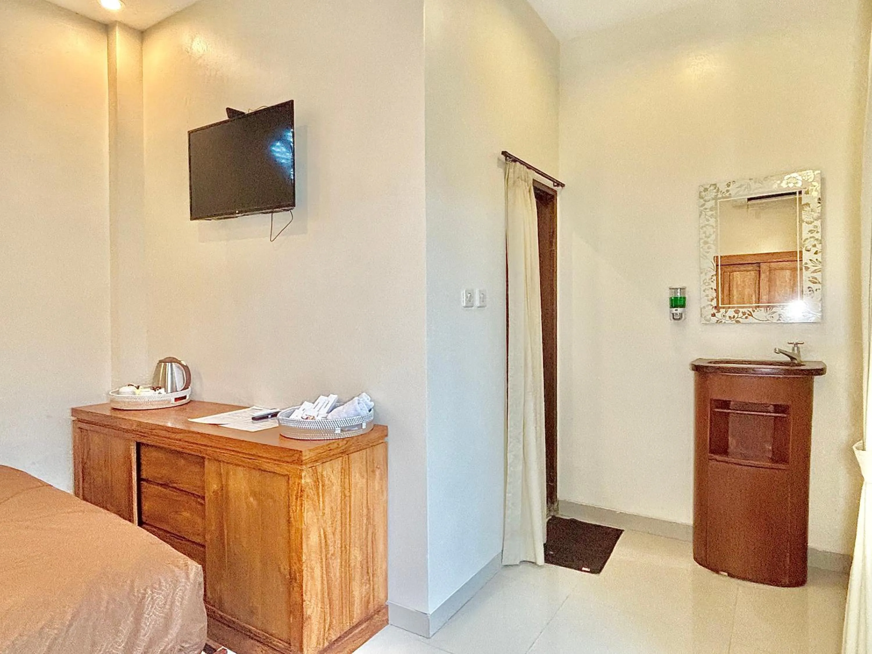 Bedroom, Bed in Kamayu Ubud by Puri Signatures