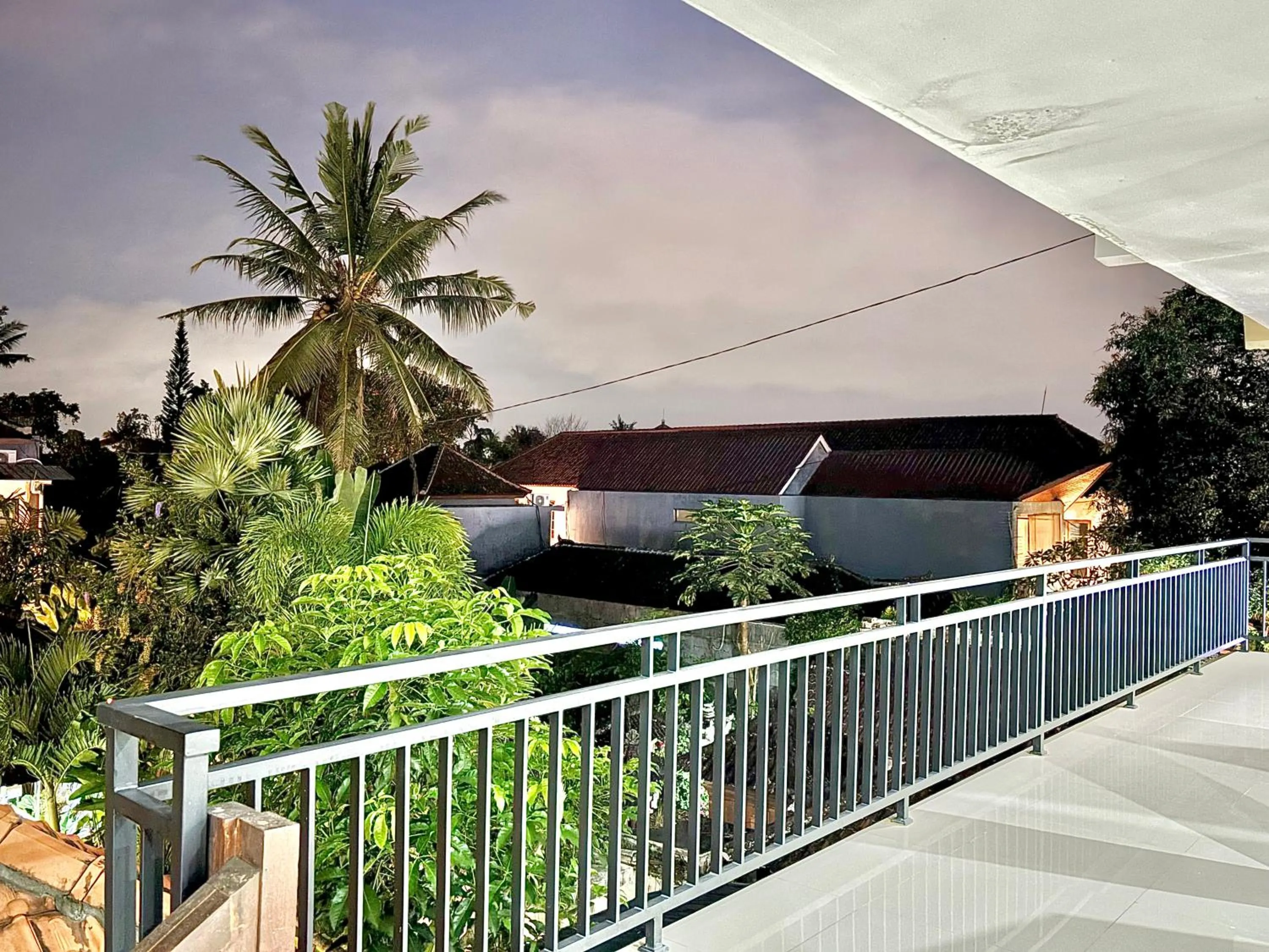 Balcony/Terrace in Kamayu Ubud by Puri Signatures