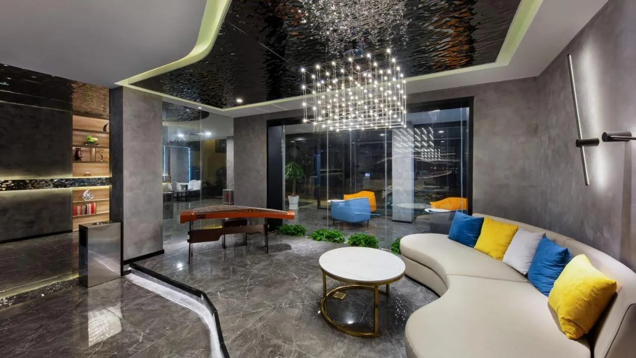 Seating area in Floral Hotel Qingdao Dreamship Seaview Hotel