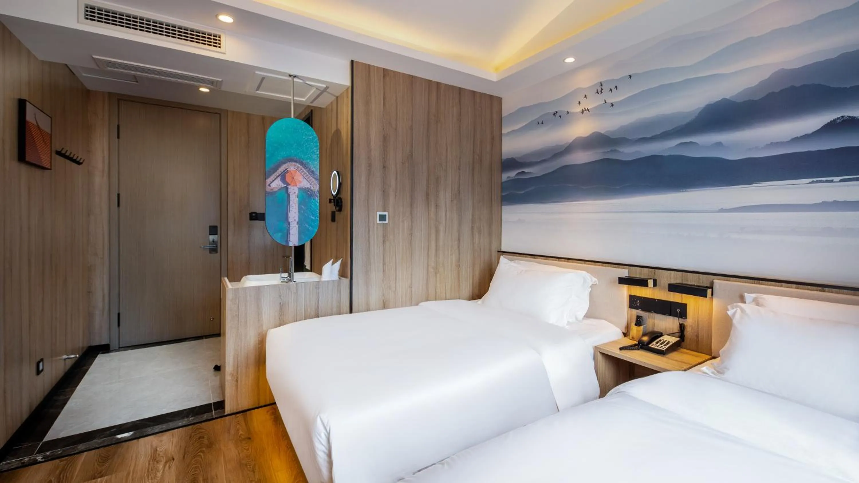 Bedroom, Bed in Floral Hotel Qingdao Dreamship Seaview Hotel