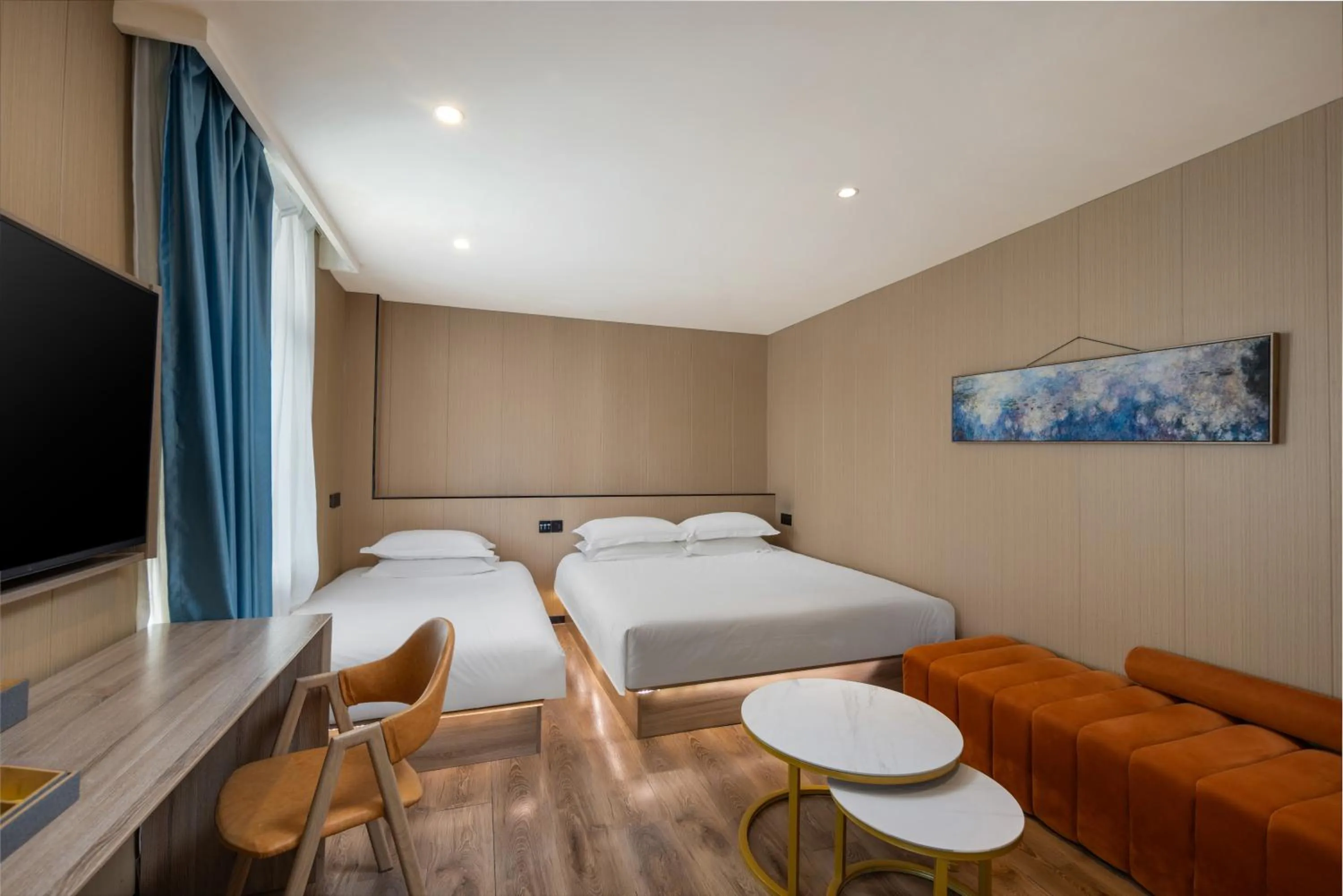 Bedroom, Bed in Floral Hotel Qingdao Dreamship Seaview Hotel