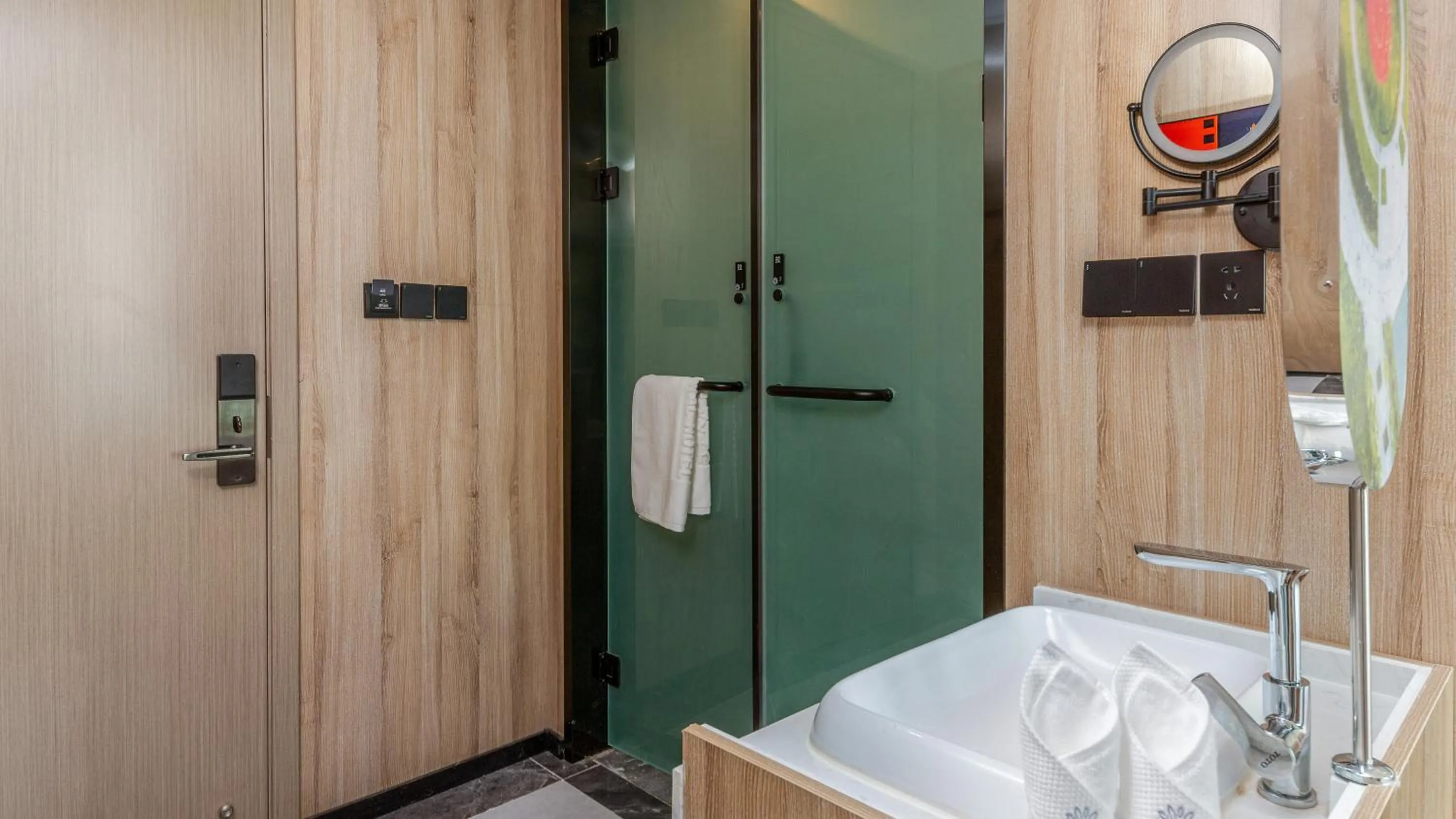 Floral Hotel Qingdao Dreamship Seaview Hotel