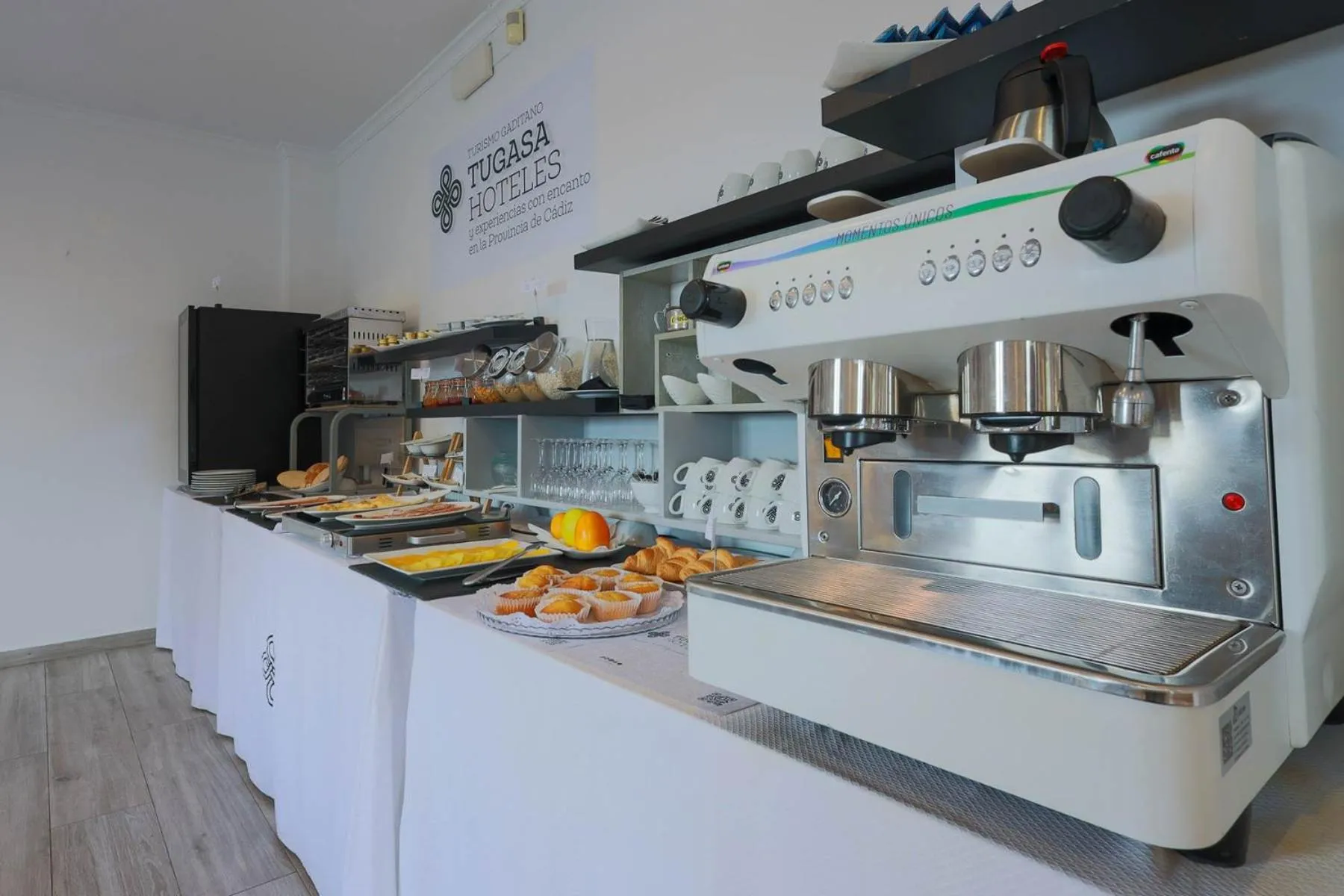 Breakfast, Kitchen/Kitchenette in Tugasa El Almendral