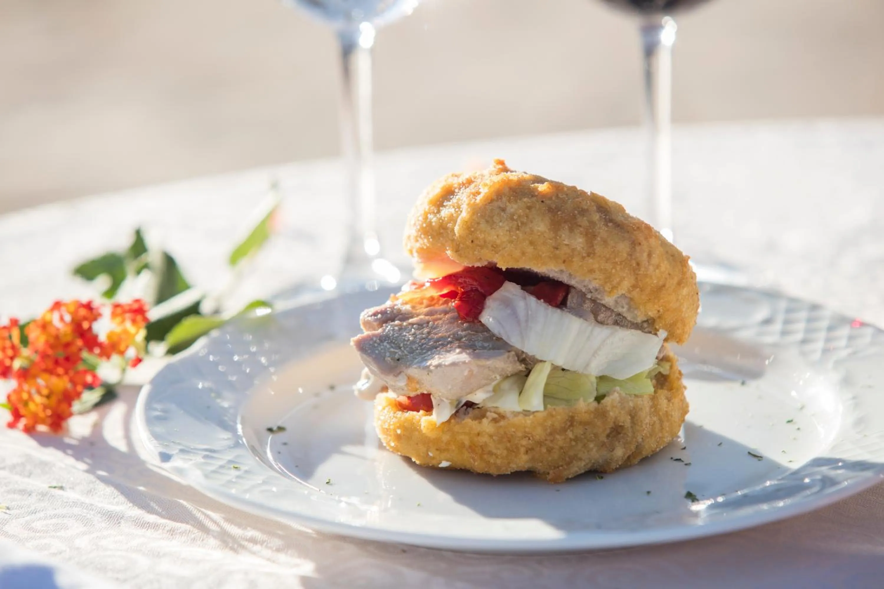 Food in Tugasa El Almendral