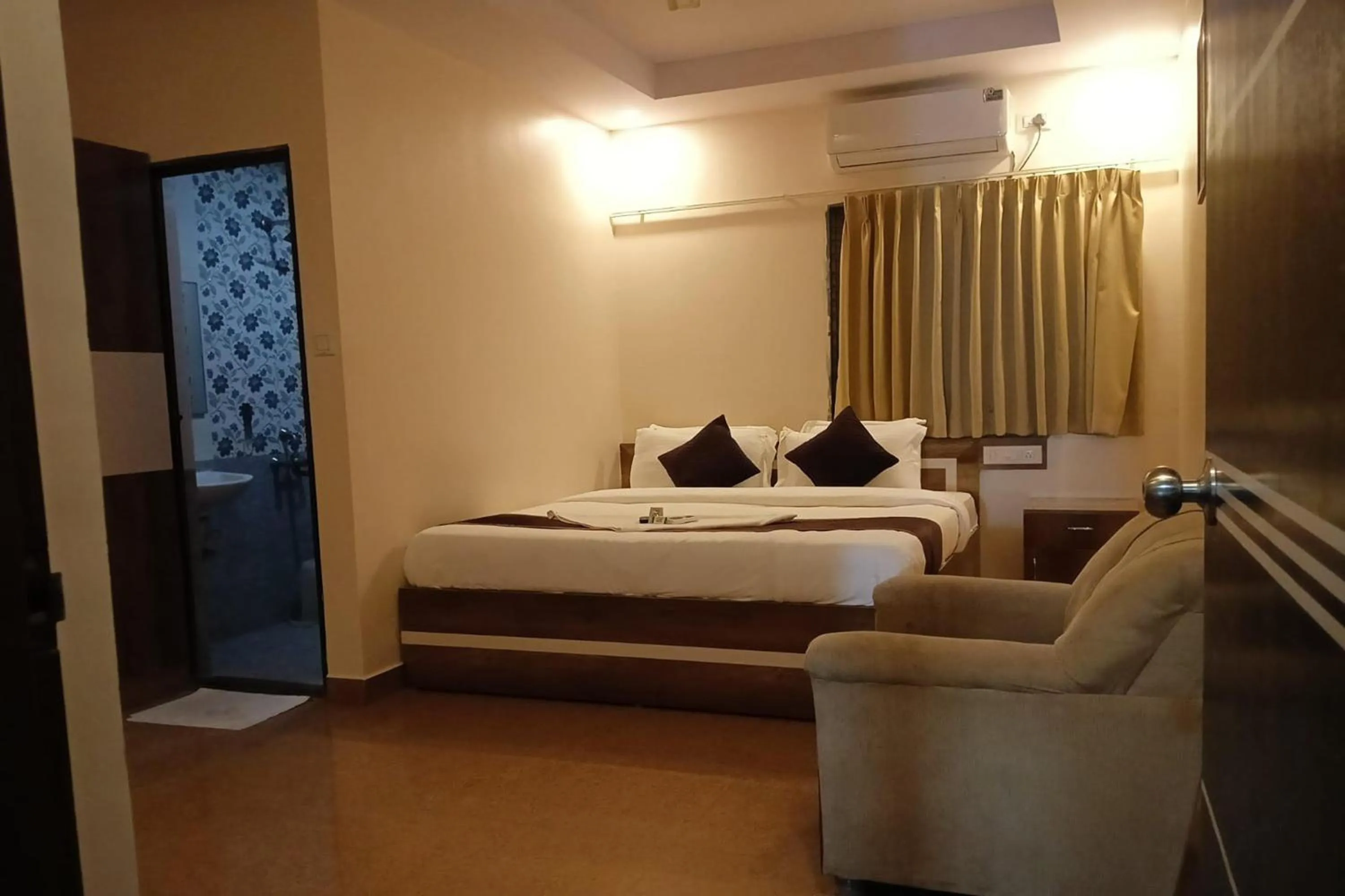 Bedroom, Bed in Hotel Parkview Inn