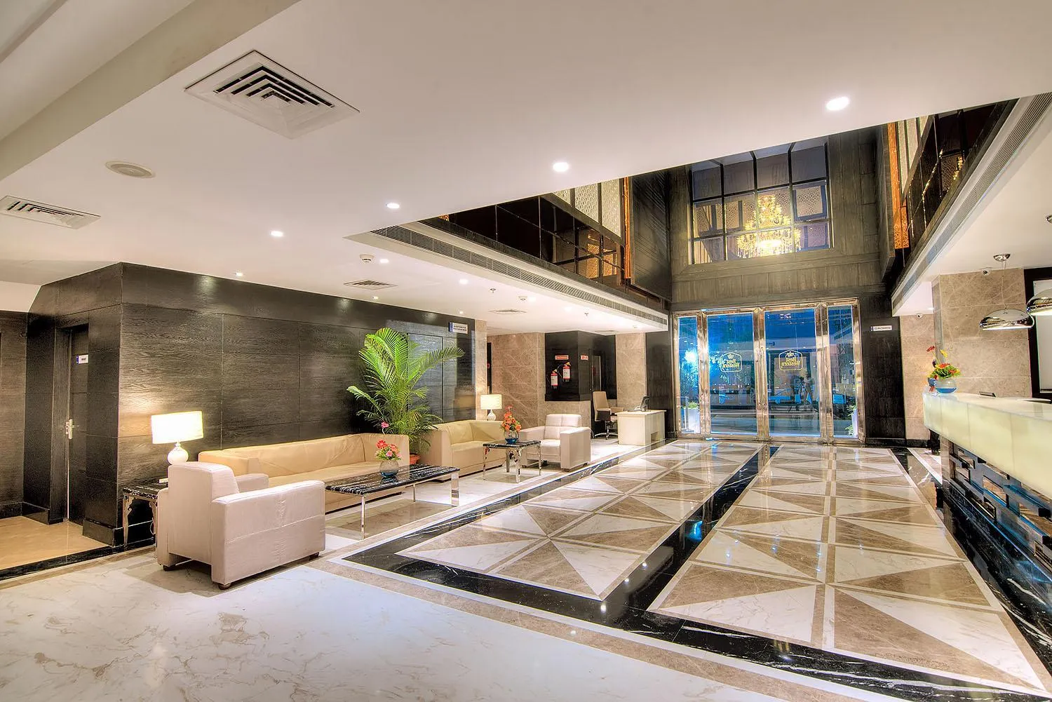 Lobby or reception in Best Western Summerlea