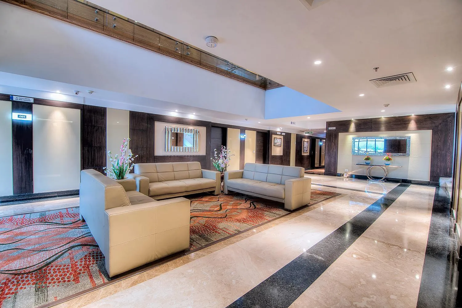 Lobby or reception in Best Western Summerlea