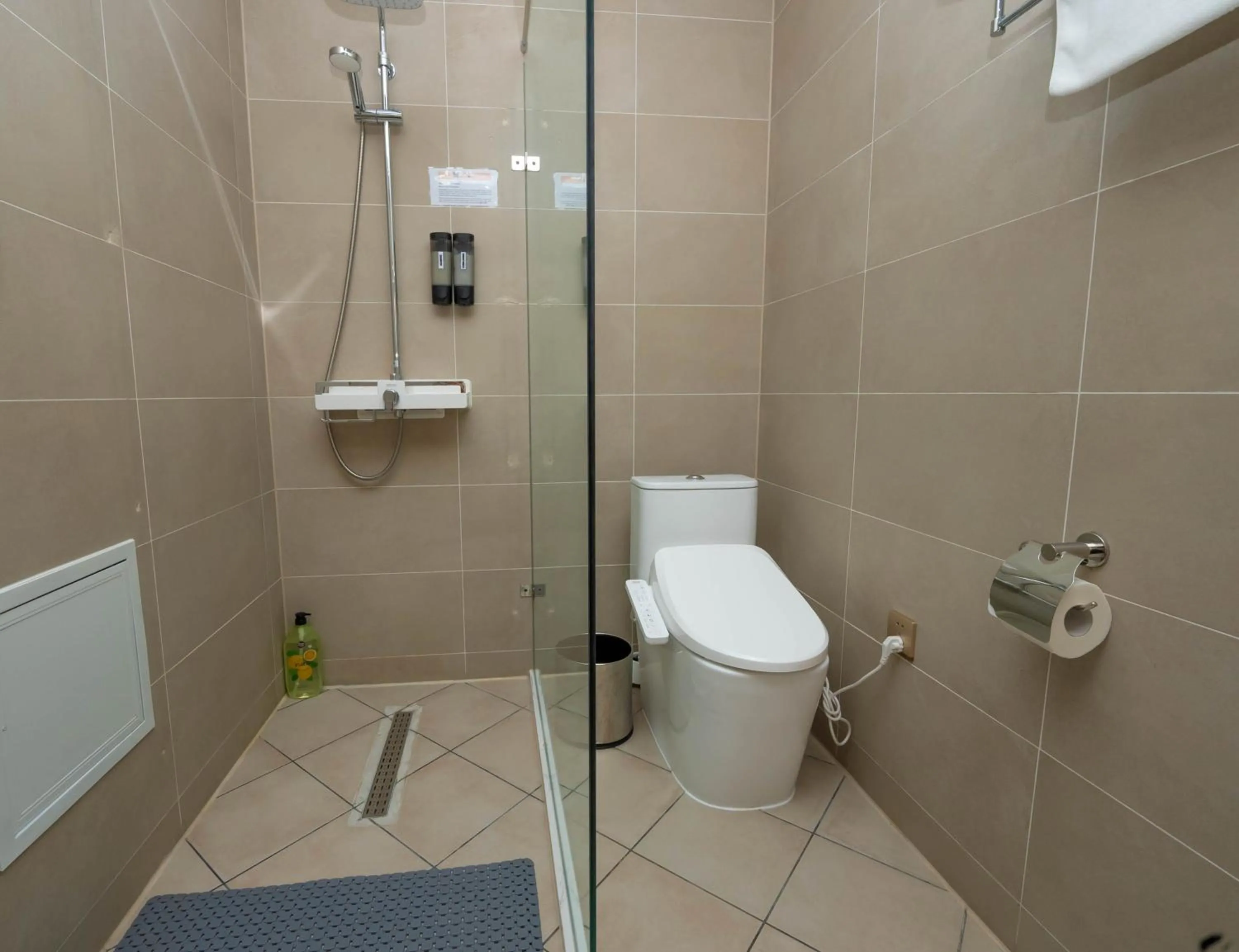 Shower in Amgun Hotel Ulaanbaatar
