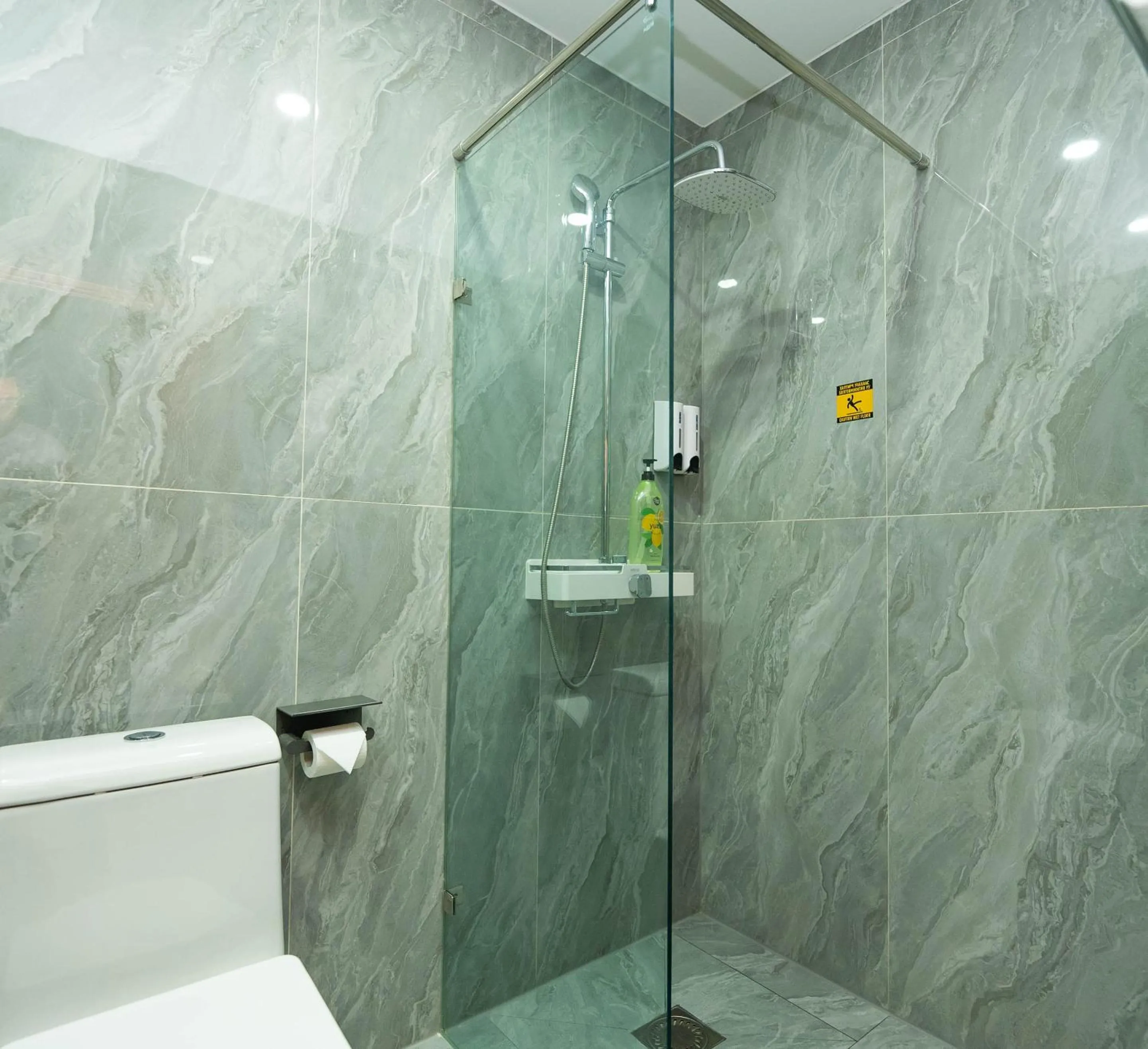 Shower in Amgun Hotel Ulaanbaatar