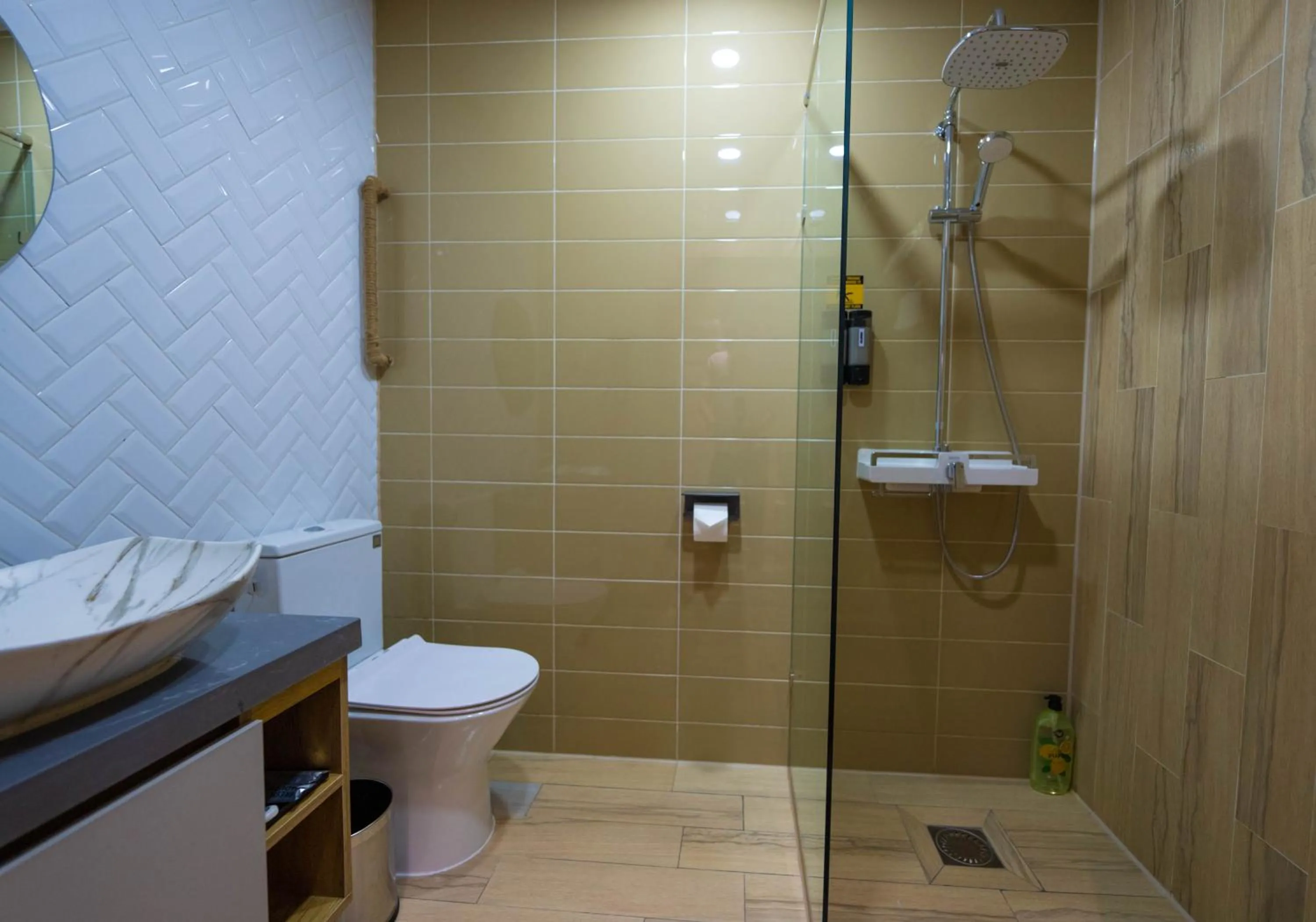Shower in Amgun Hotel Ulaanbaatar