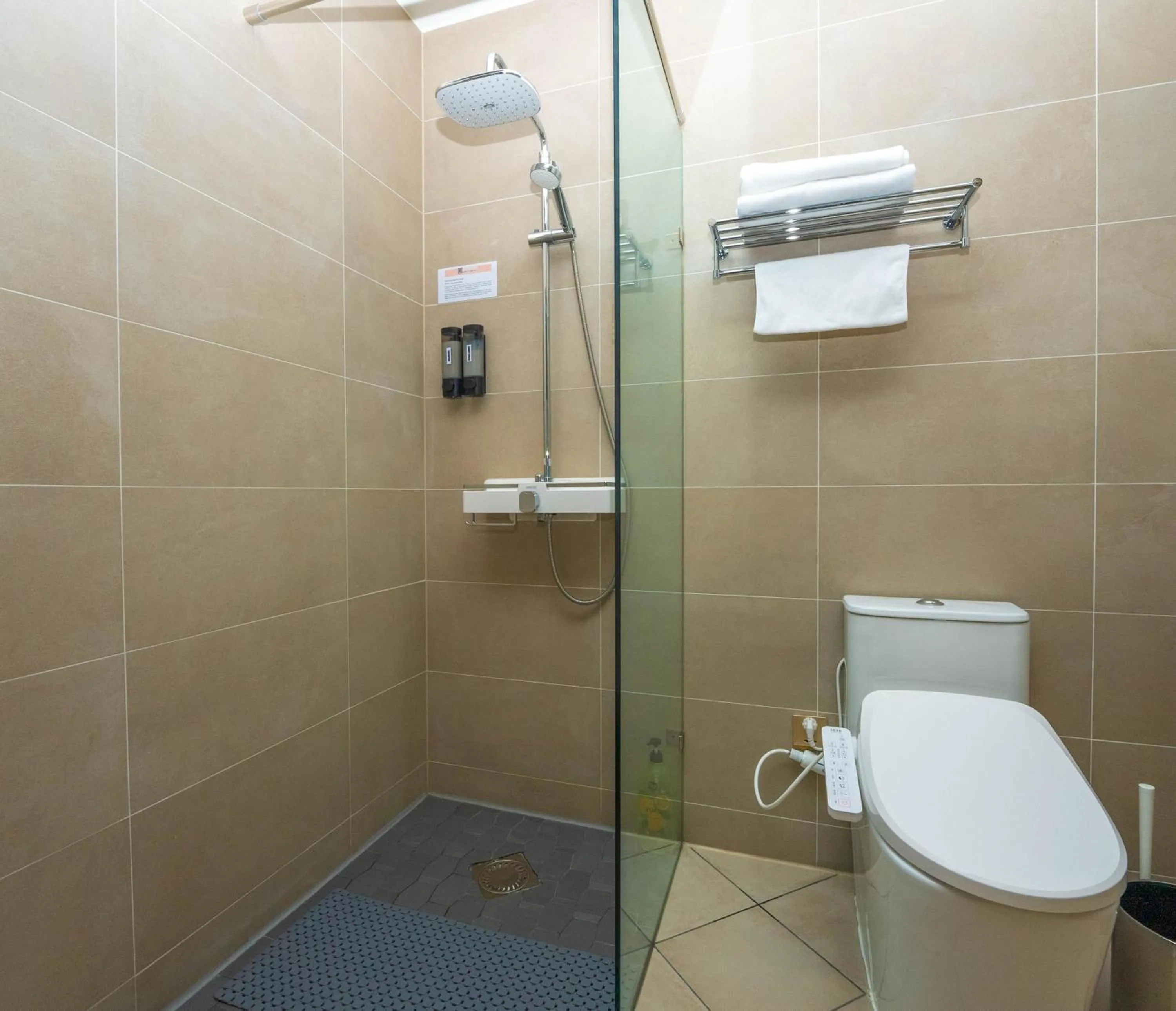 Shower in Amgun Hotel Ulaanbaatar