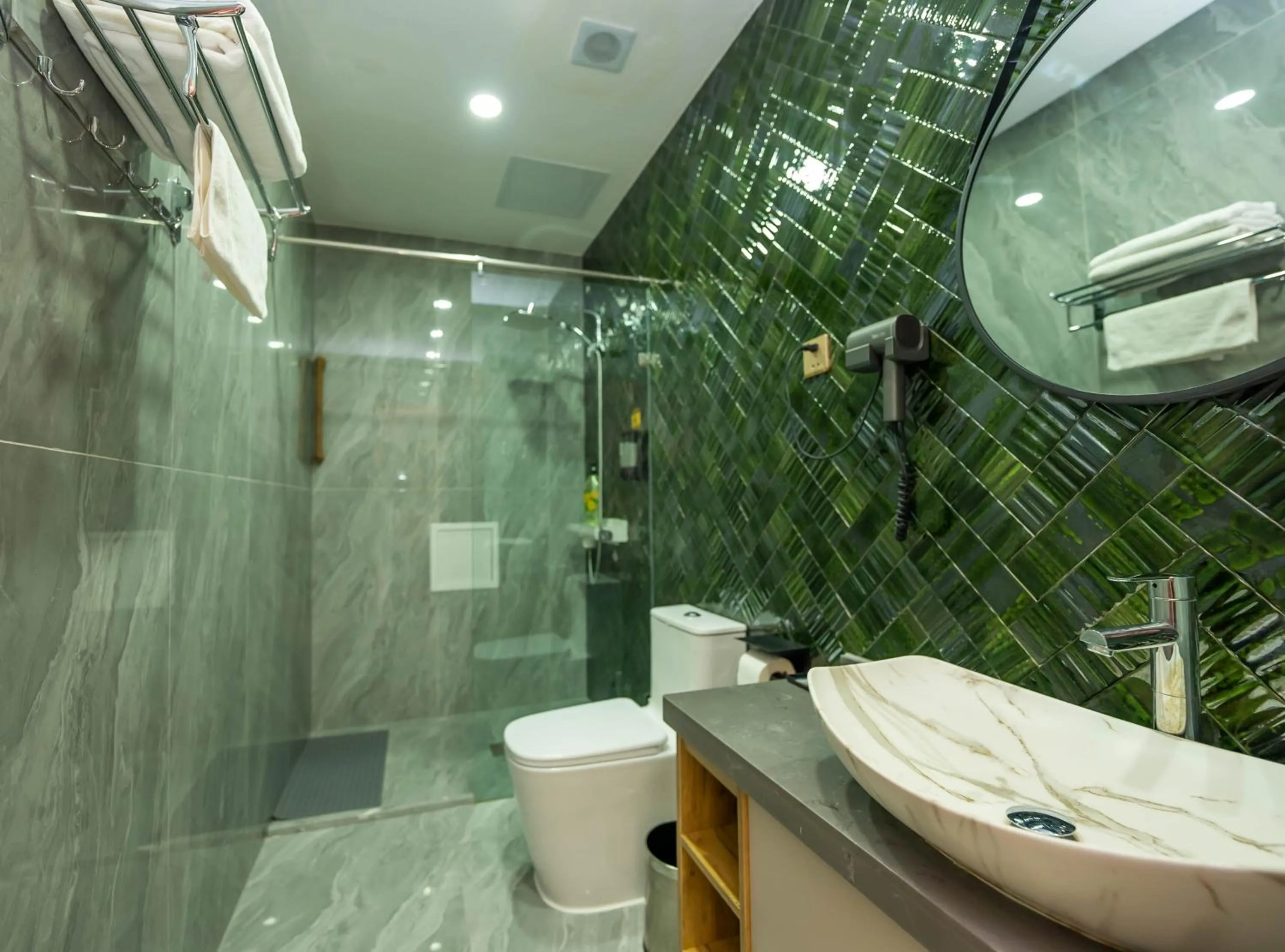 Shower in Amgun Hotel Ulaanbaatar