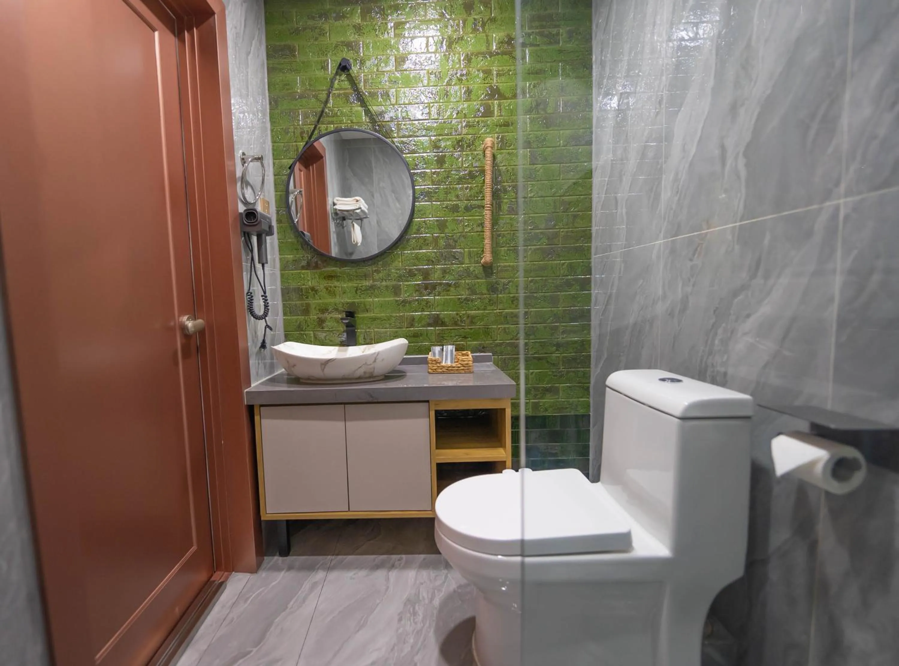 Shower in Amgun Hotel Ulaanbaatar