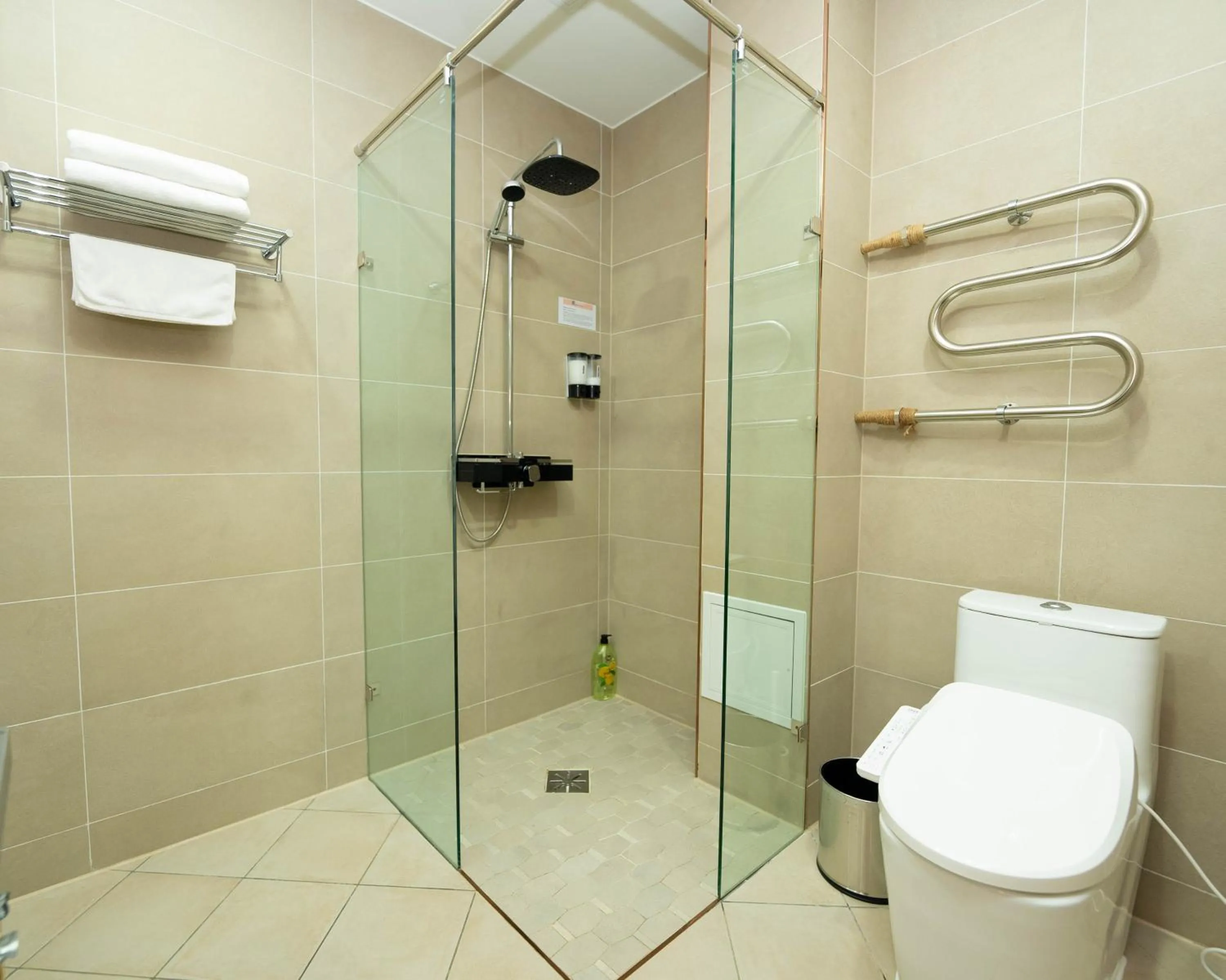Shower in Amgun Hotel Ulaanbaatar
