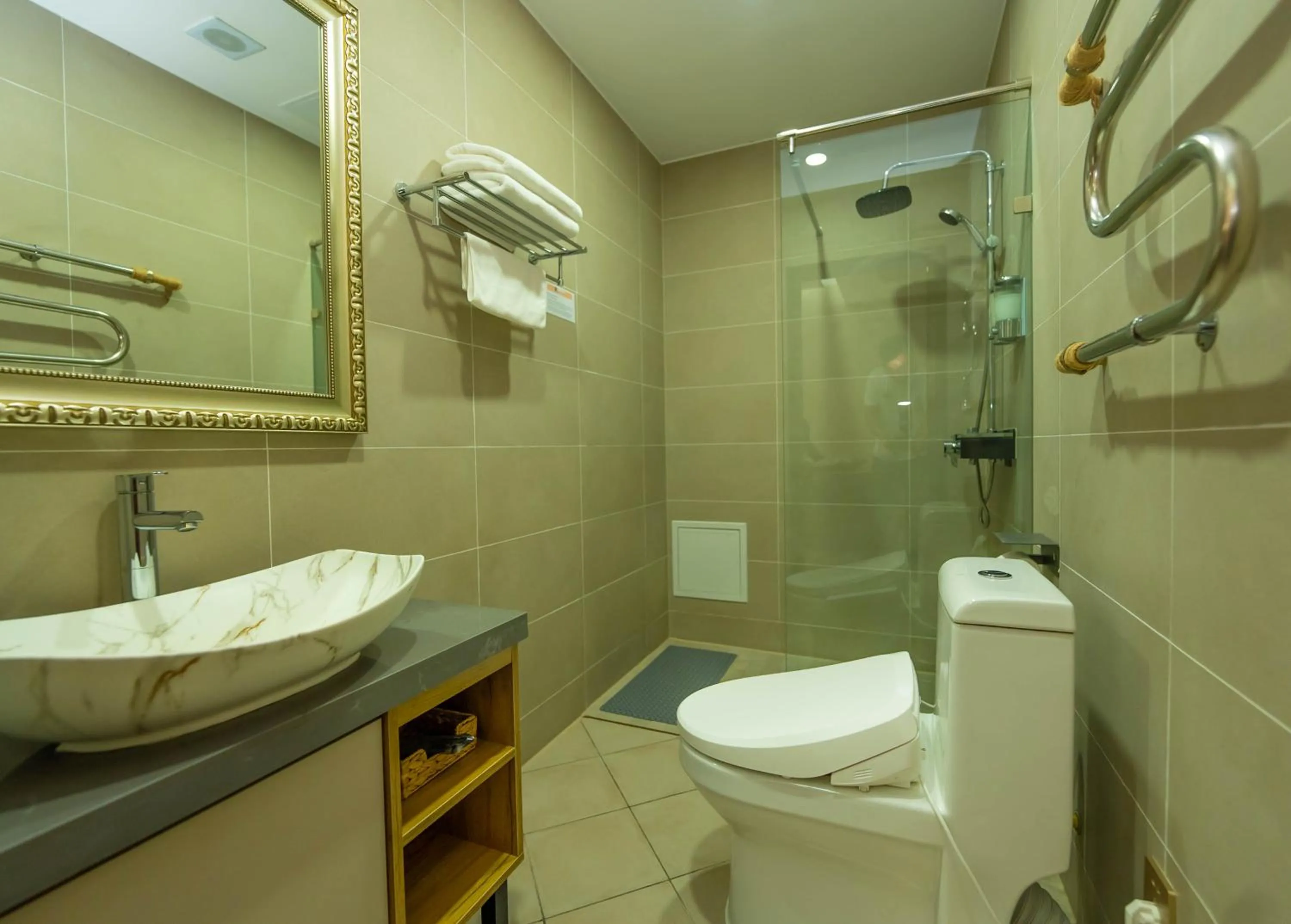 Shower in Amgun Hotel Ulaanbaatar