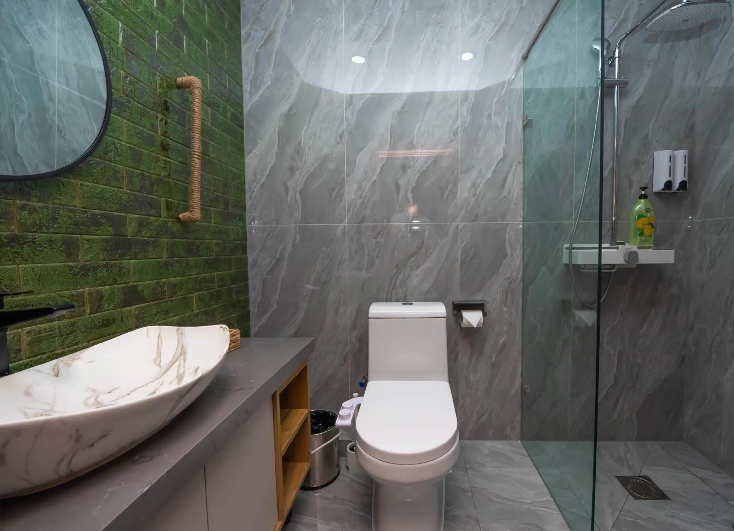Shower in Amgun Hotel Ulaanbaatar
