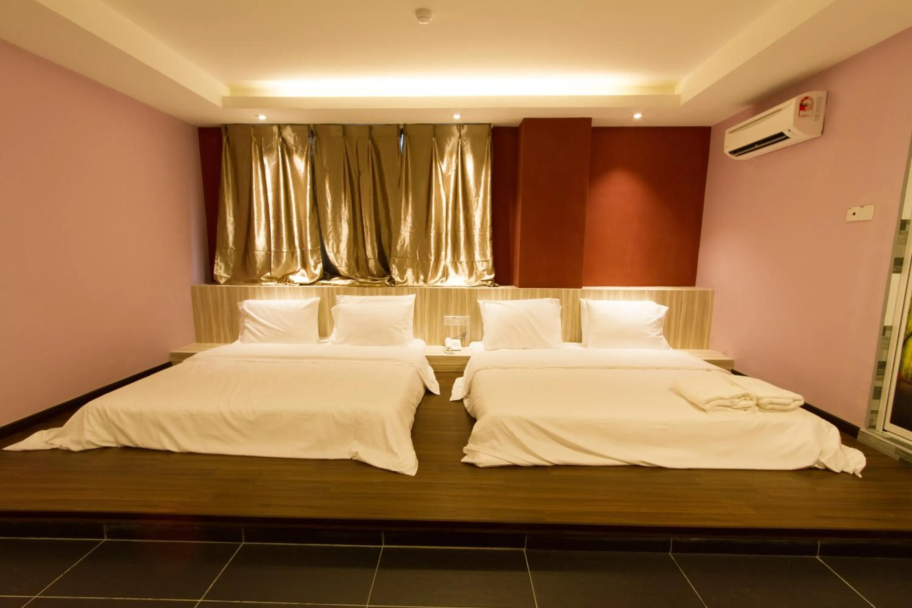 Bedroom, Bed in JS Hotel