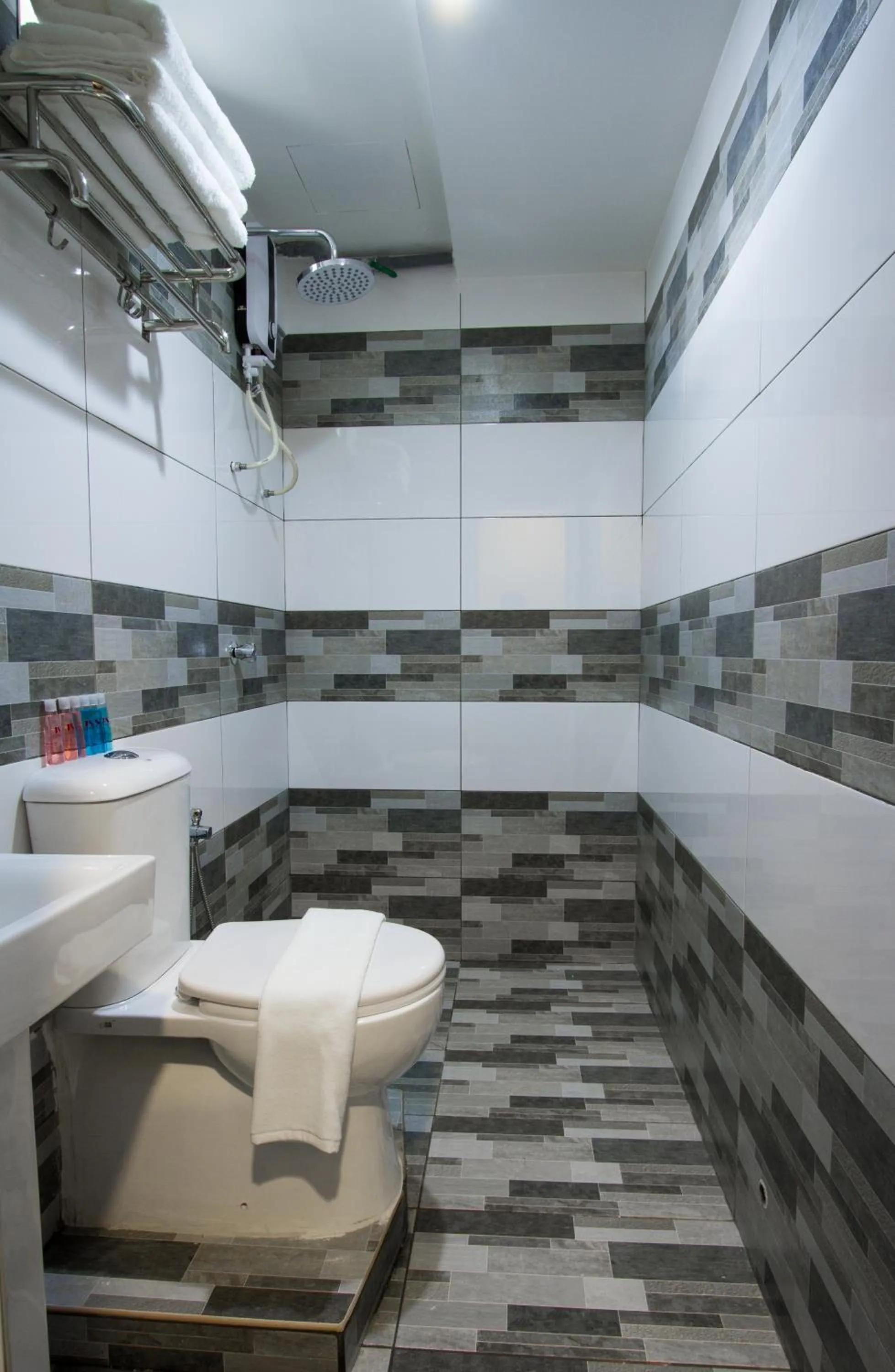 Bathroom in JS Hotel