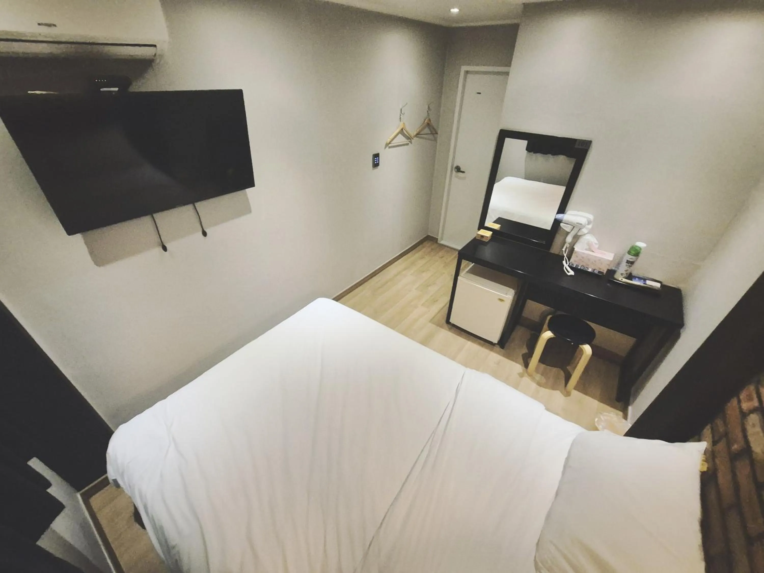 Photo of the whole room, Bed in AnOn Hostel Seongsu-Konkuk