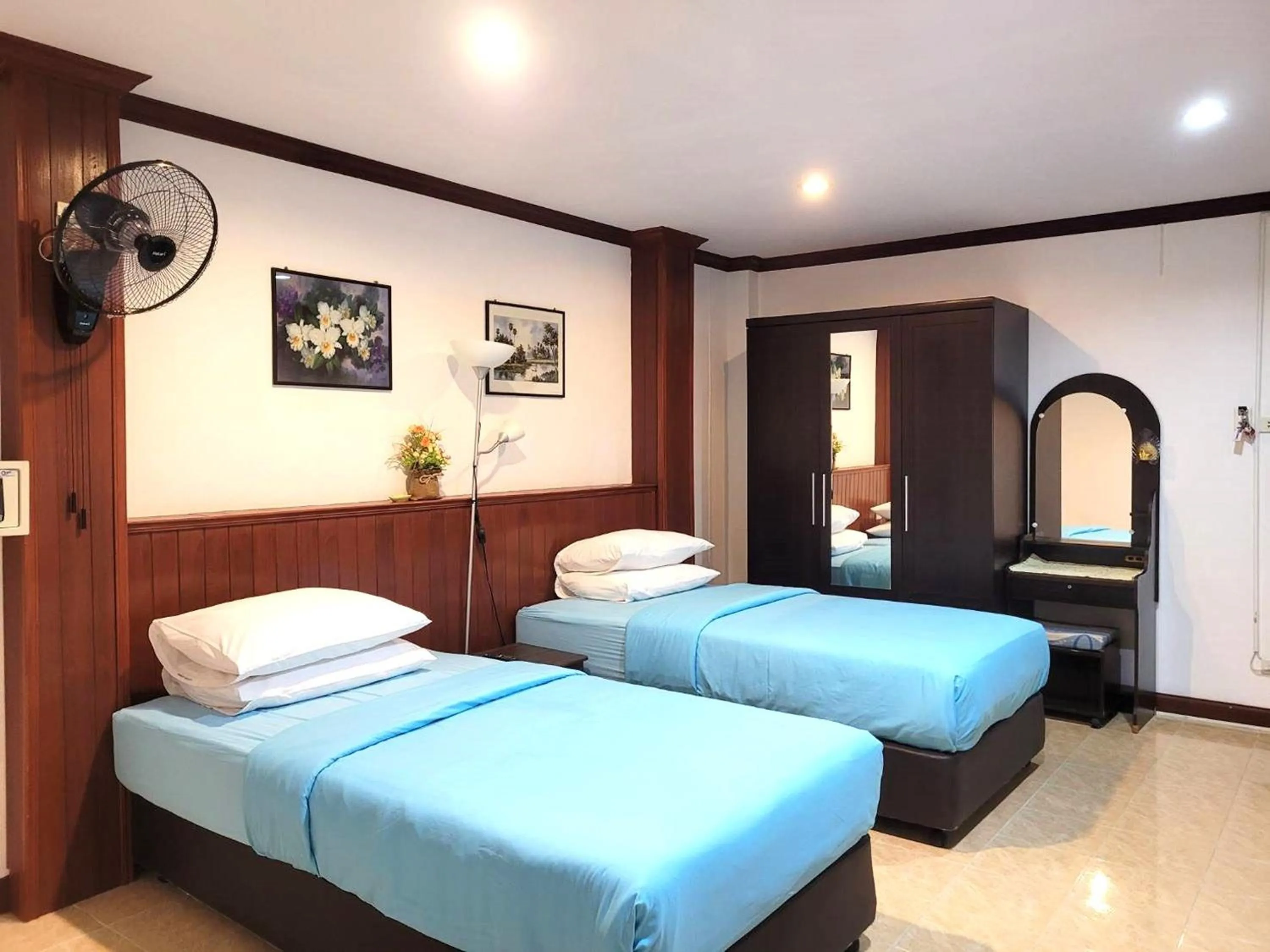 Photo of the whole room, Bed in Rabbit Mansion Patong Hotel