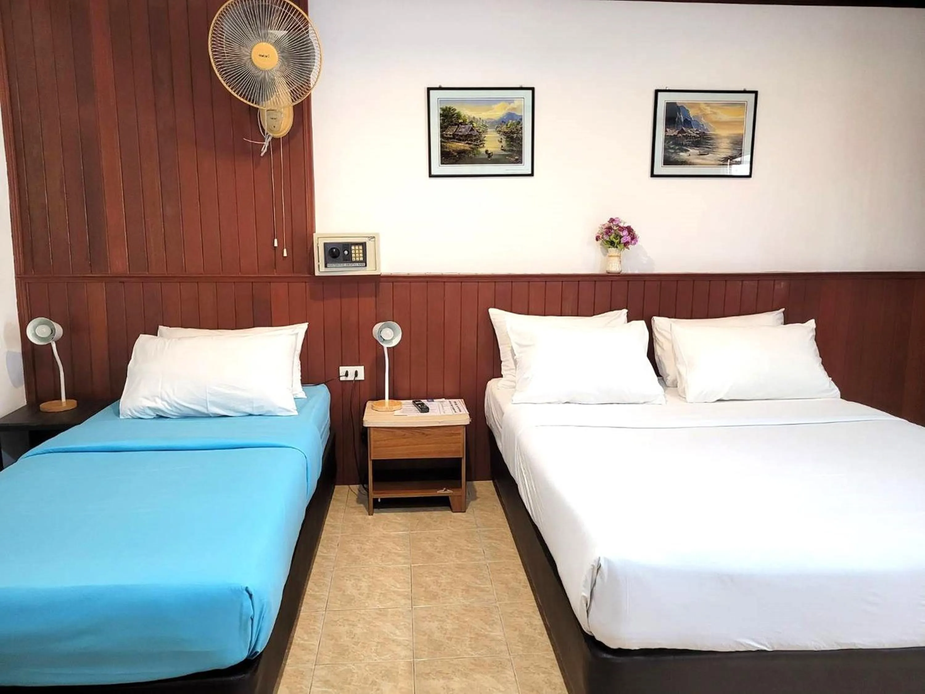 Photo of the whole room, Bed in Rabbit Mansion Patong Hotel