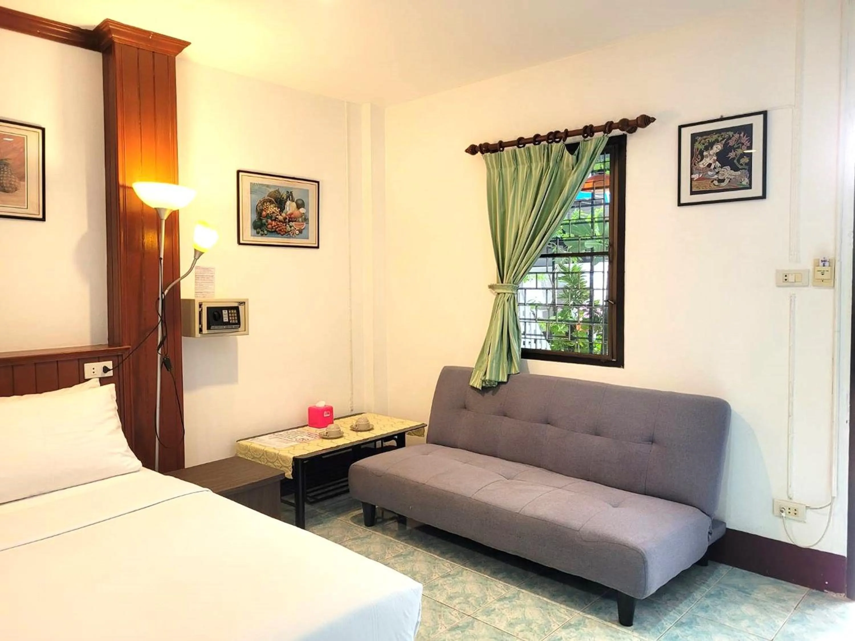 Photo of the whole room, Bed in Rabbit Mansion Patong Hotel