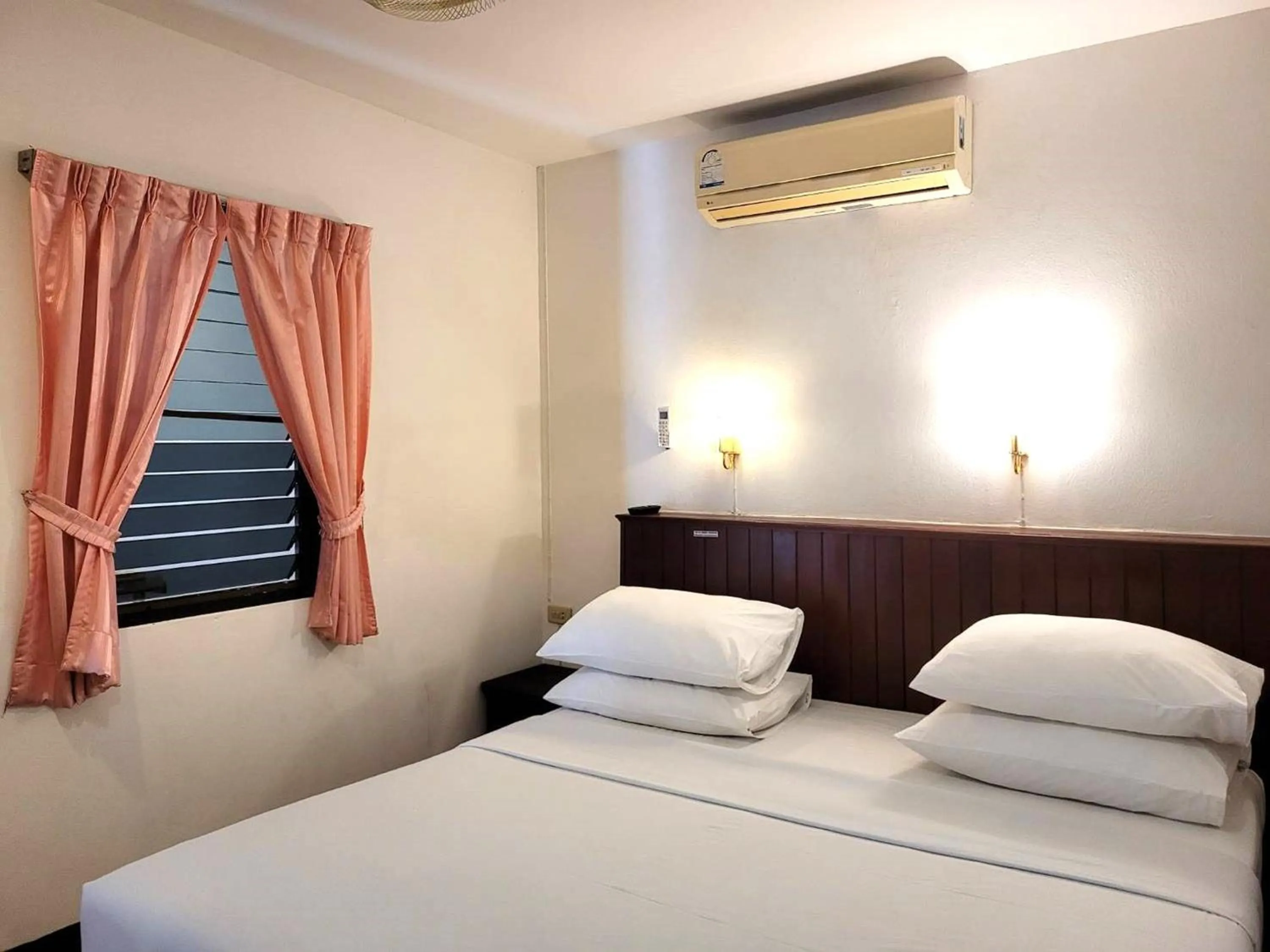 Bedroom, Bed in Rabbit Mansion Patong Hotel