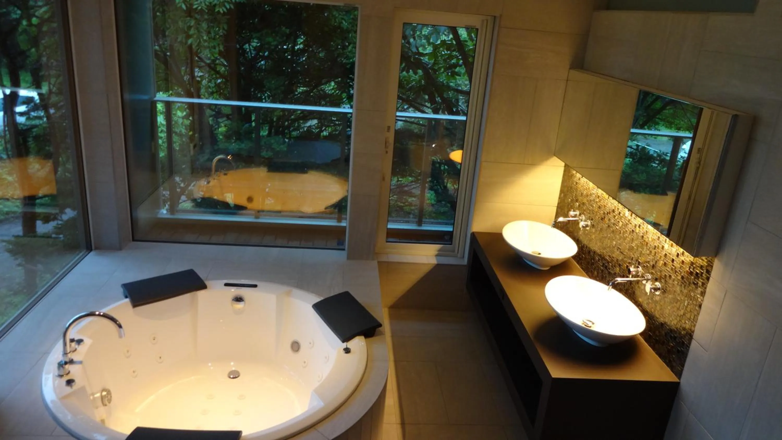 Shower in La Cachette