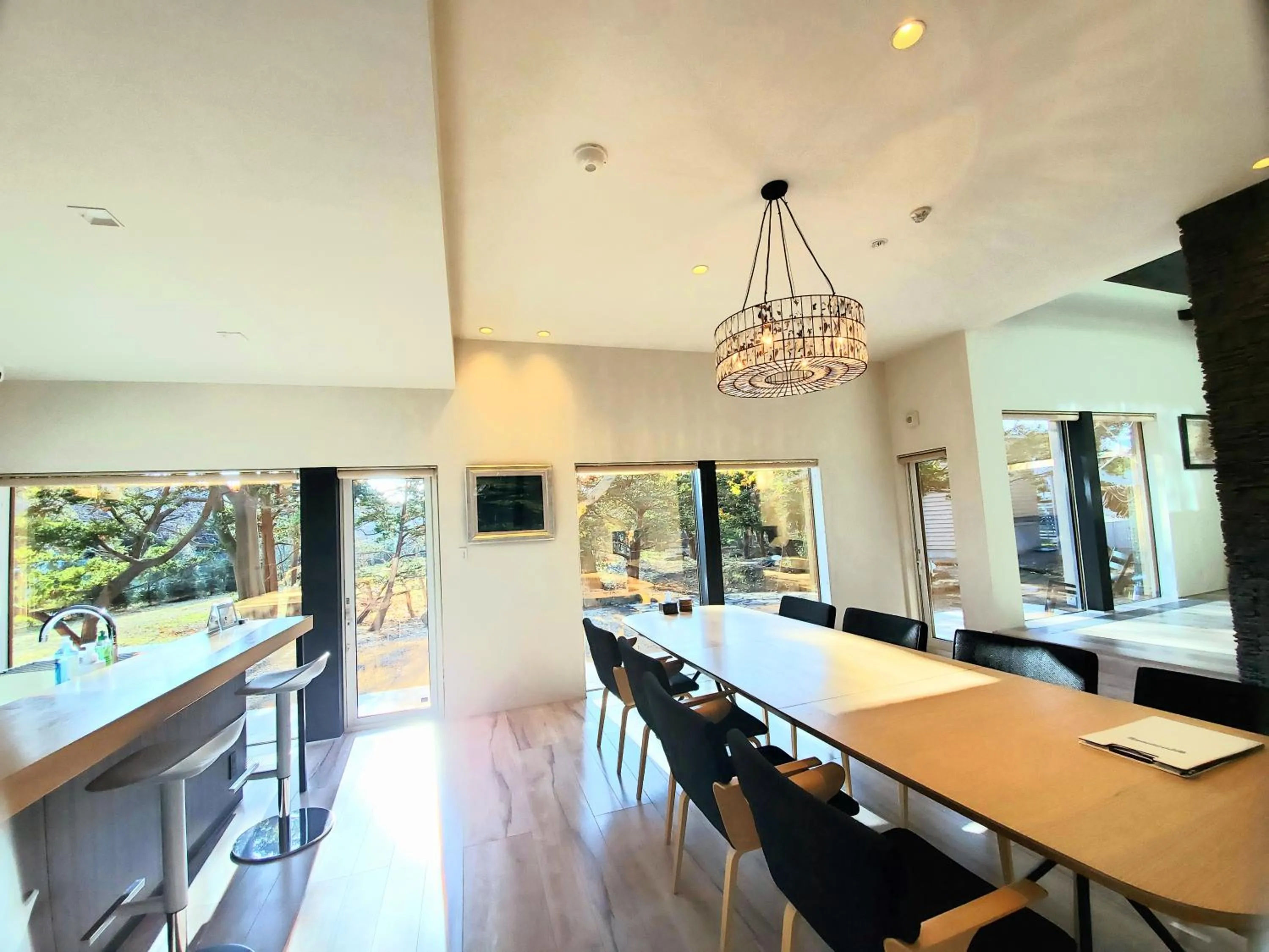 Dining area in La Cachette