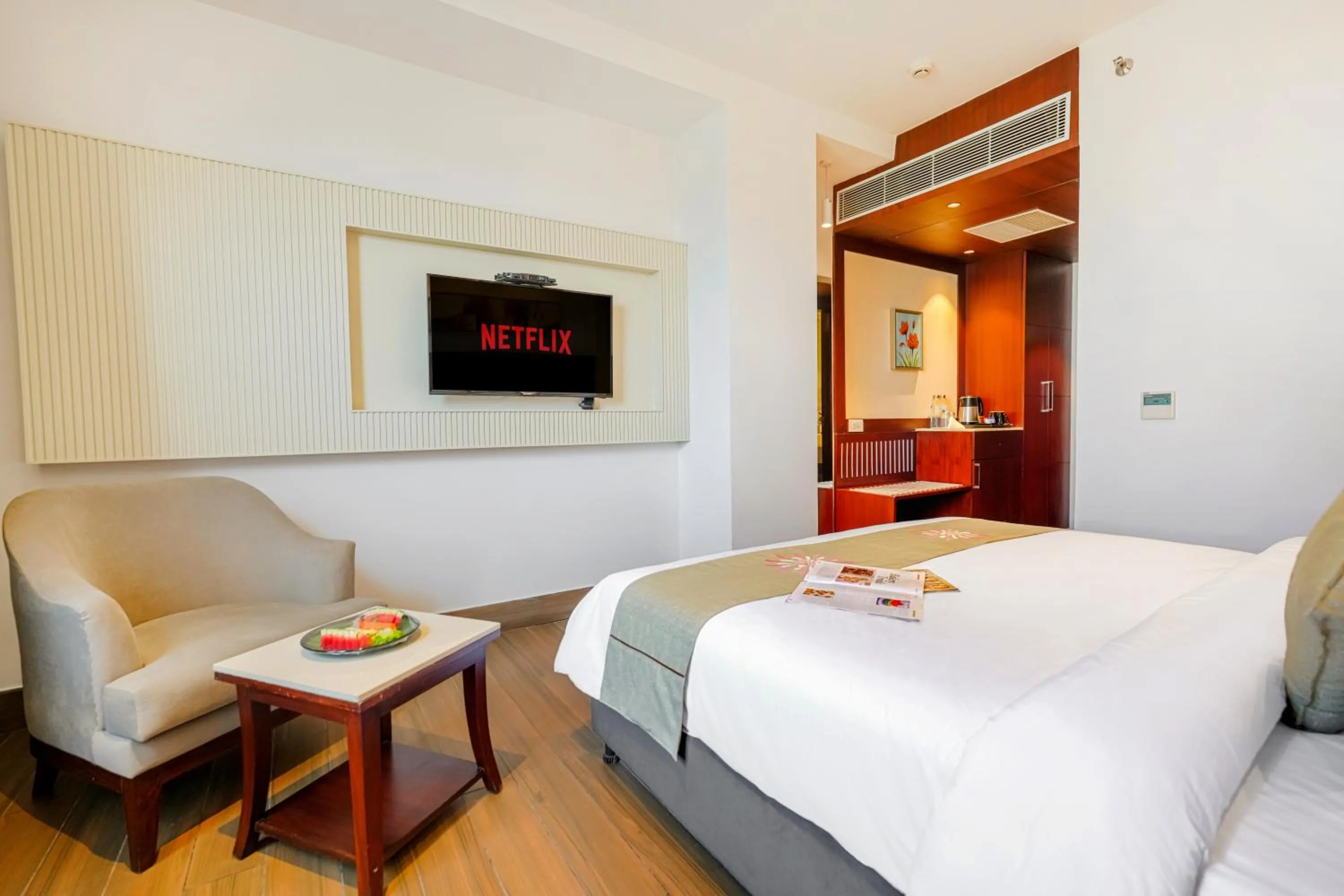 Bedroom, Bed in BluSalzz Select - City Centre, Amritsar