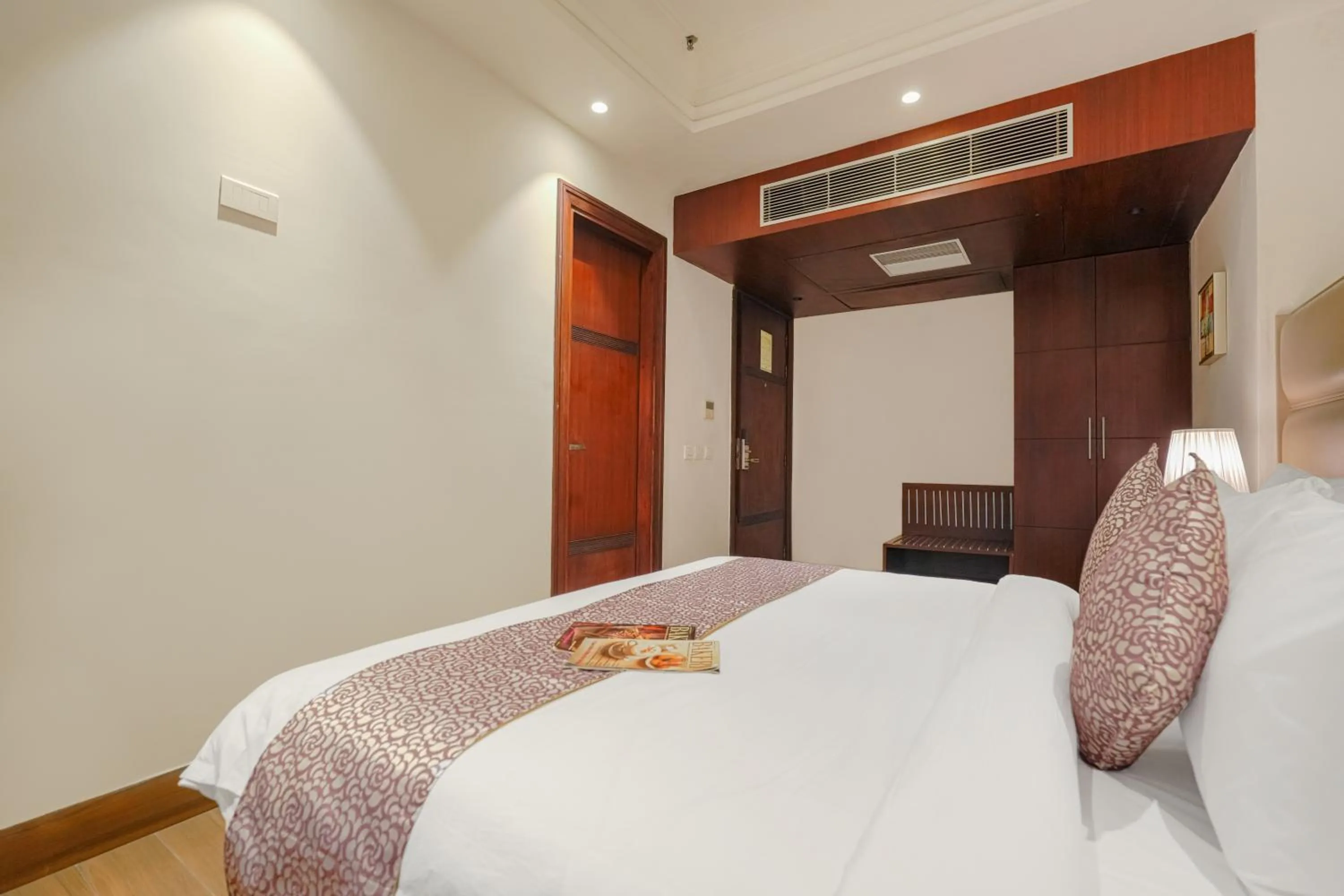 Bedroom, Bed in BluSalzz Select - City Centre, Amritsar