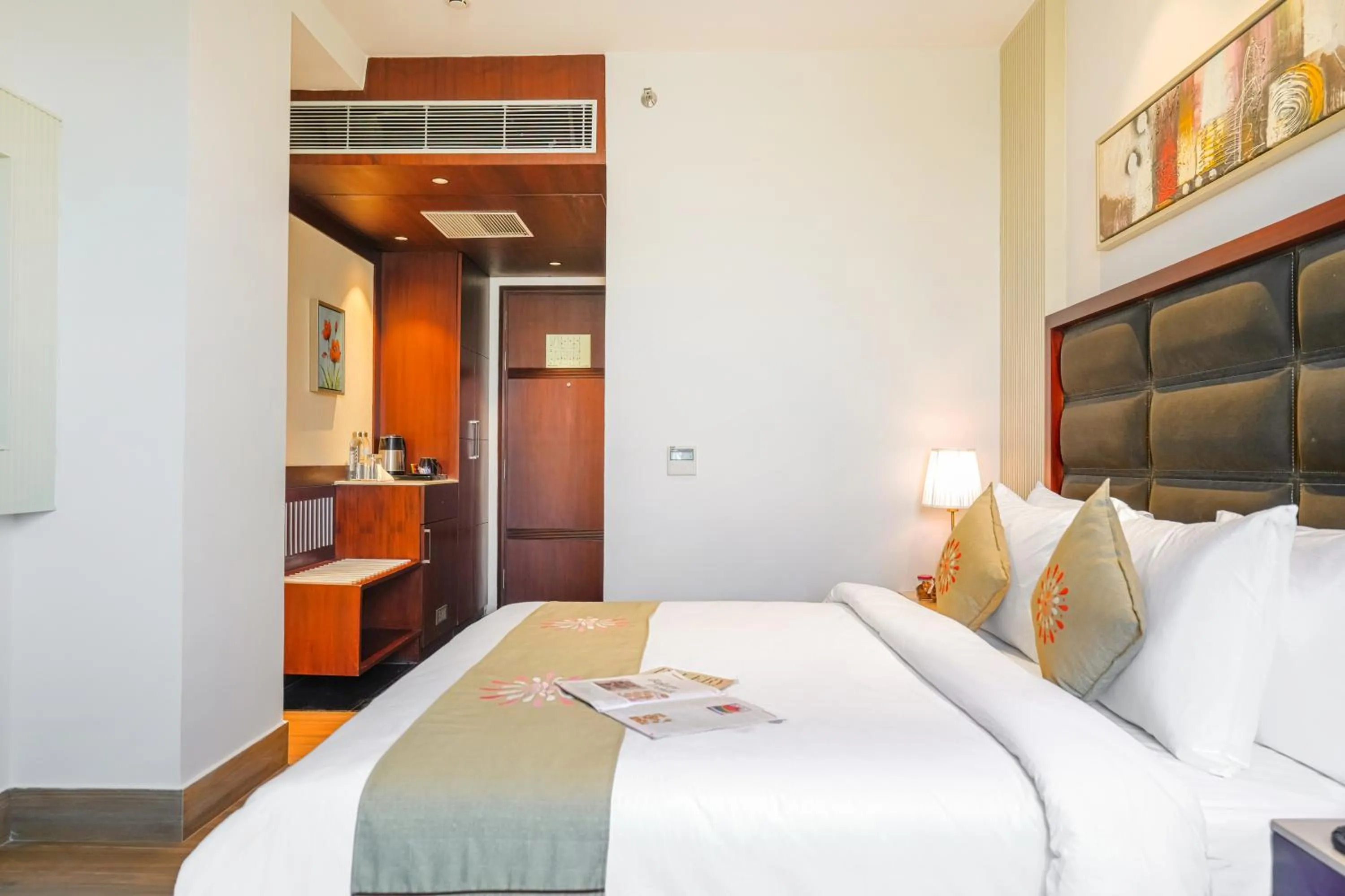 Bedroom, Bed in BluSalzz Select - City Centre, Amritsar