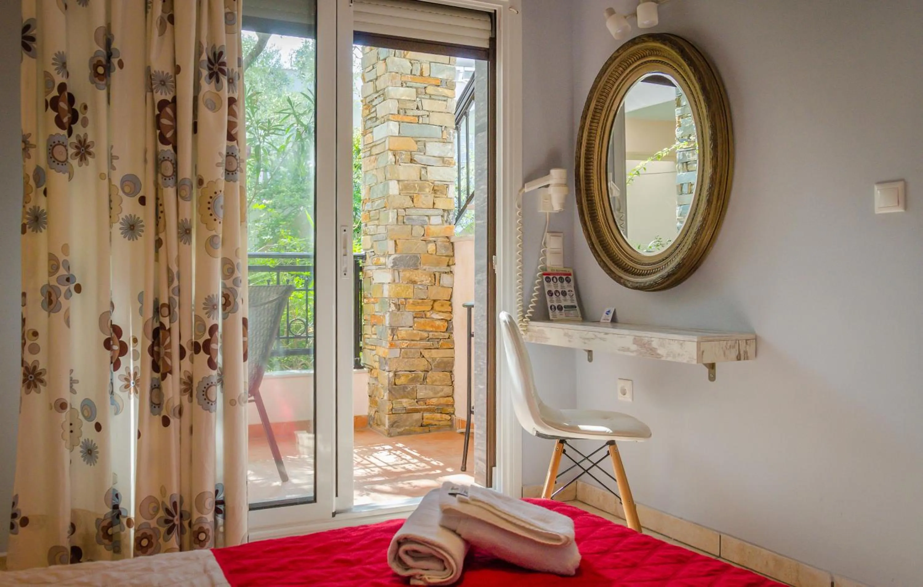 Photo of the whole room, Bed in Villa Eden