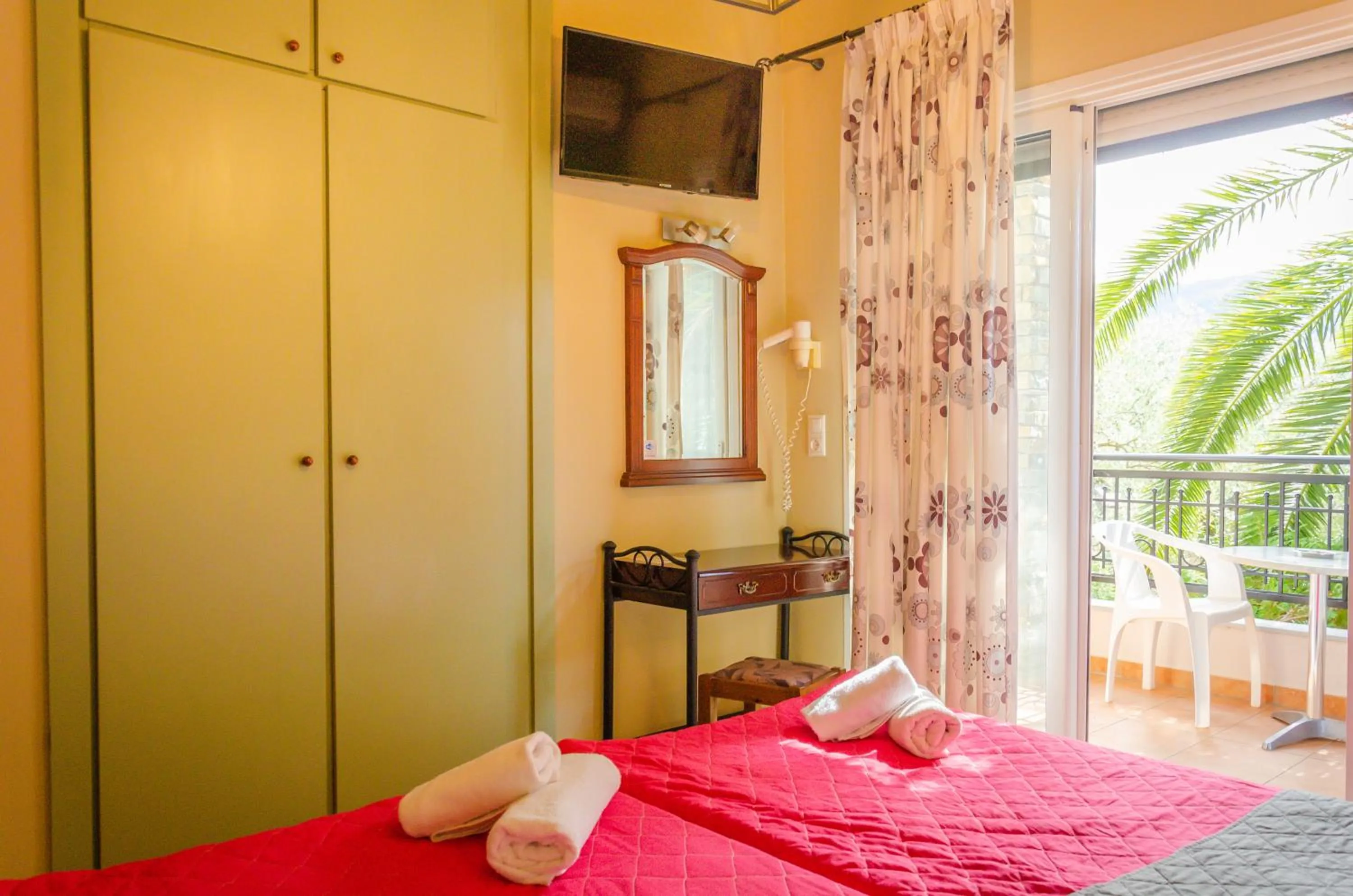 Photo of the whole room, Bed in Villa Eden