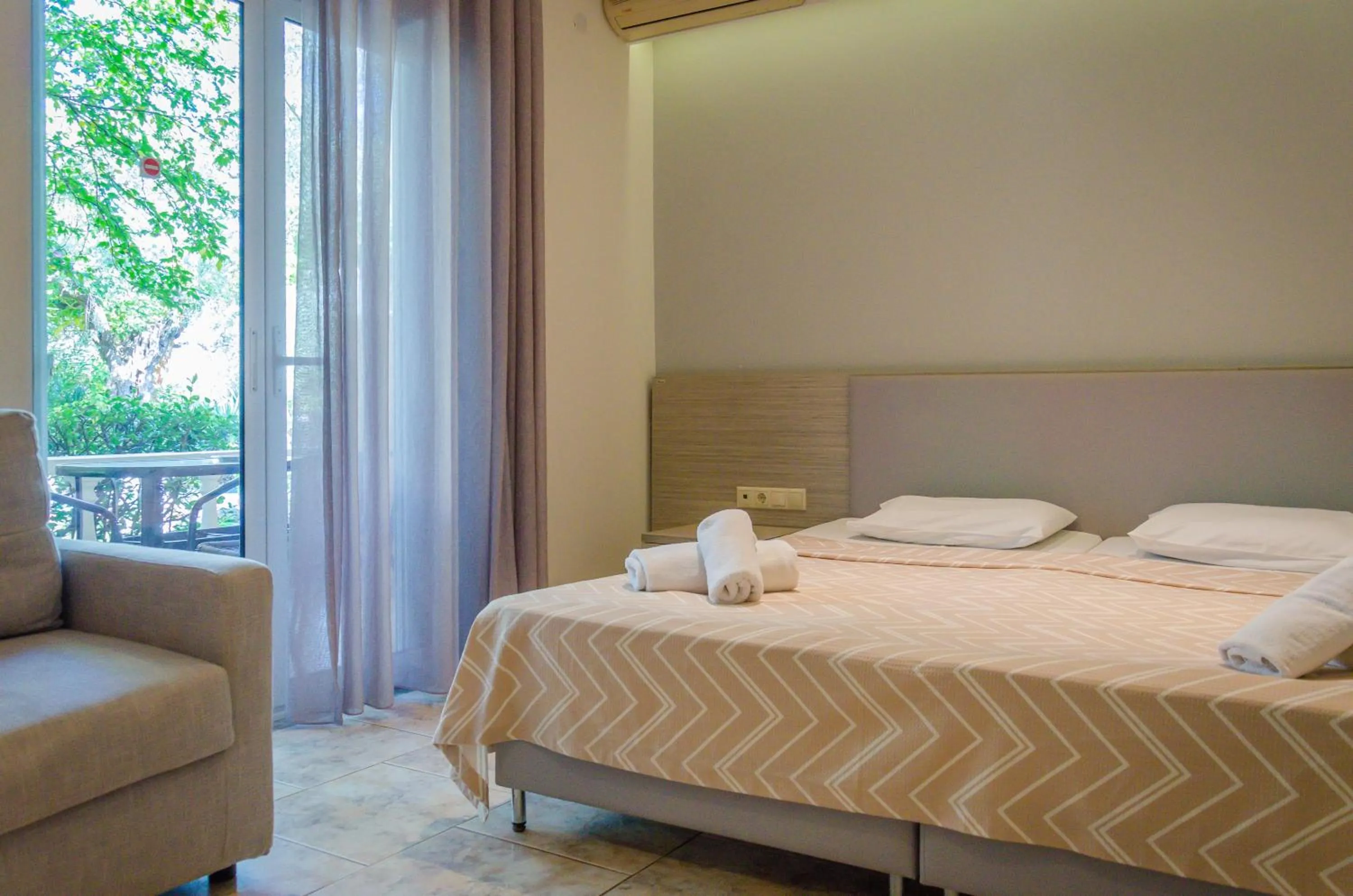 Photo of the whole room, Bed in Villa Eden