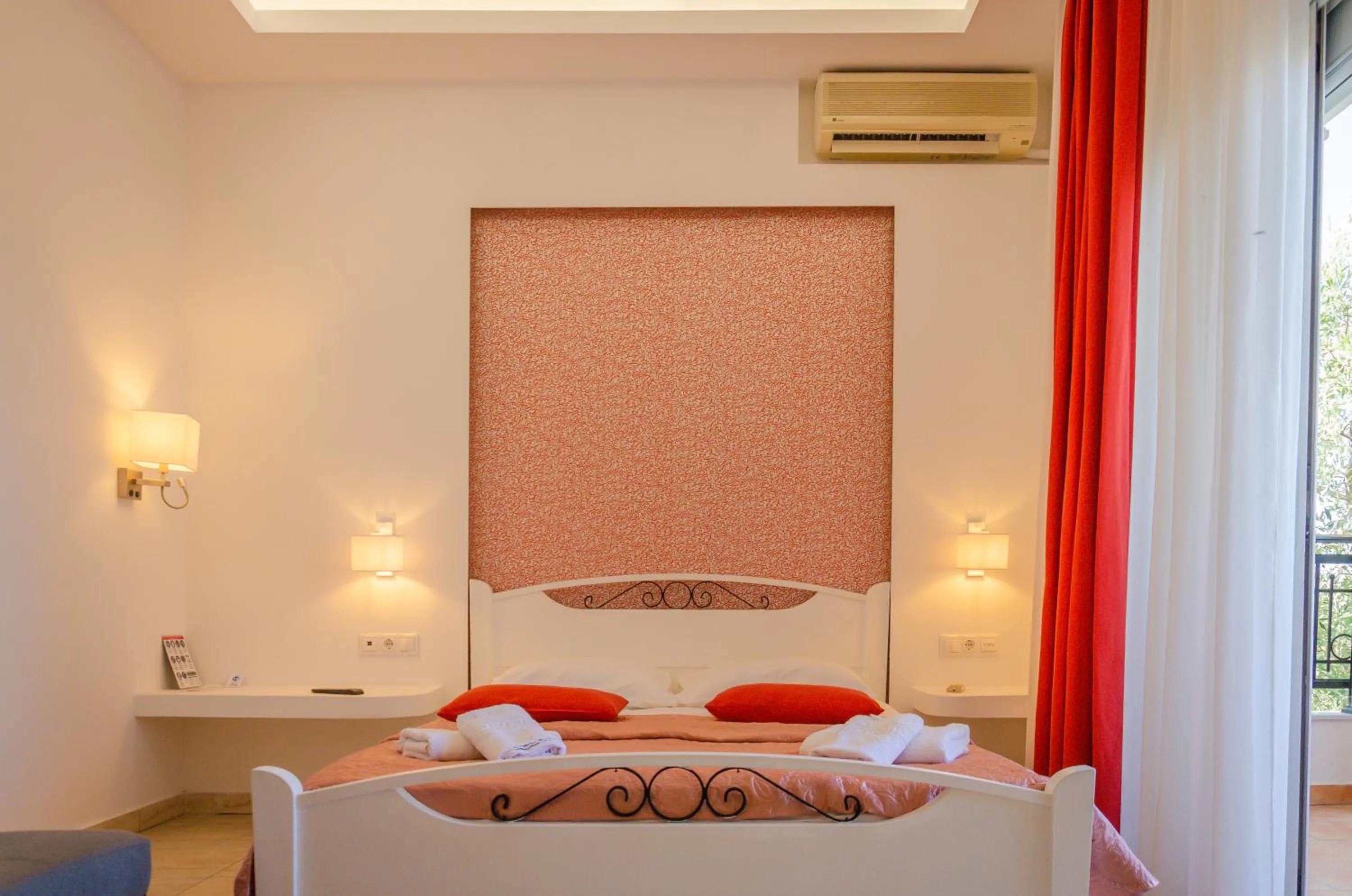 Photo of the whole room, Bed in Villa Eden