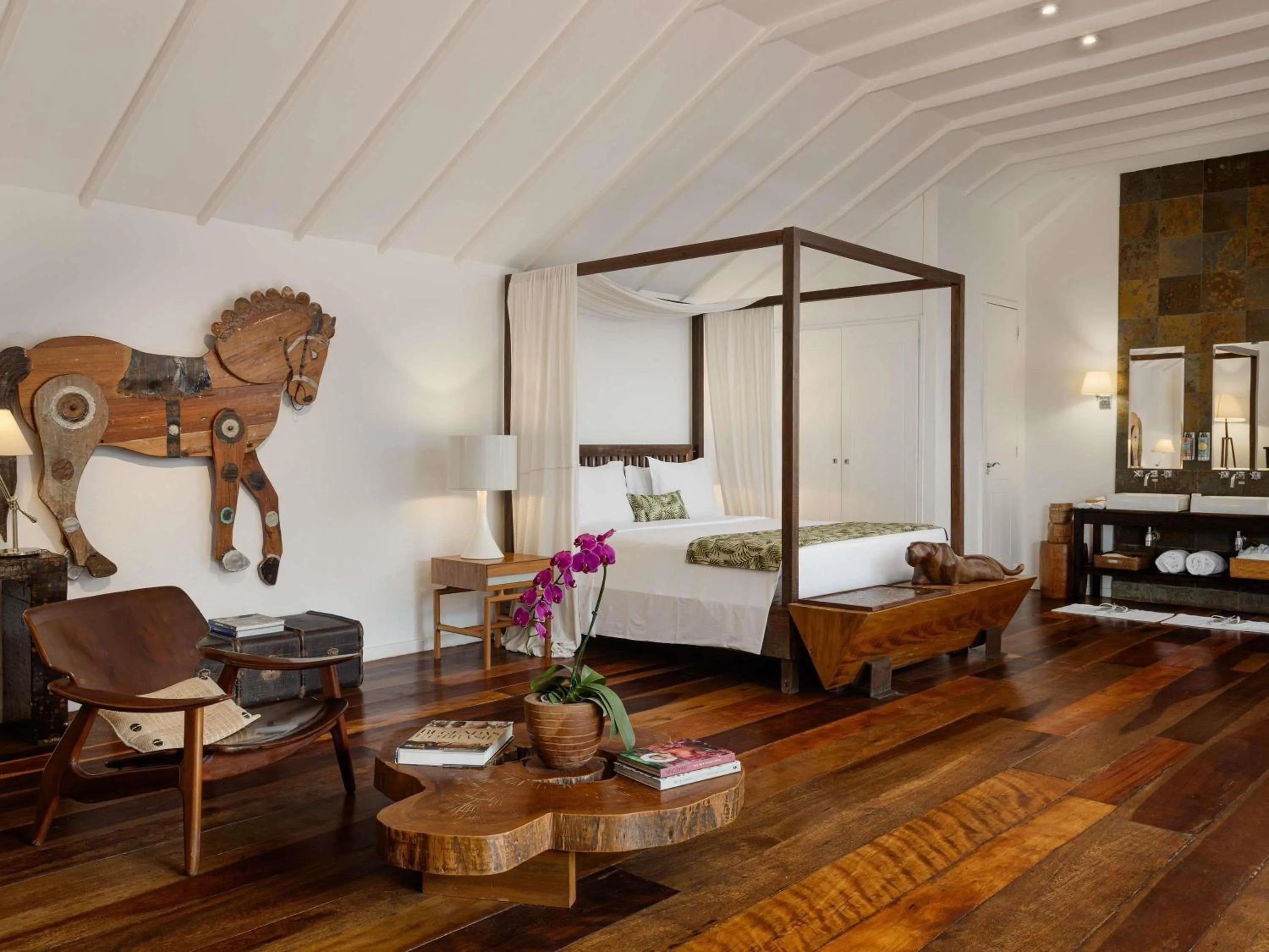 Bedroom, Bed in Santa Teresa Hotel Rio de Janeiro - MGallery Collection