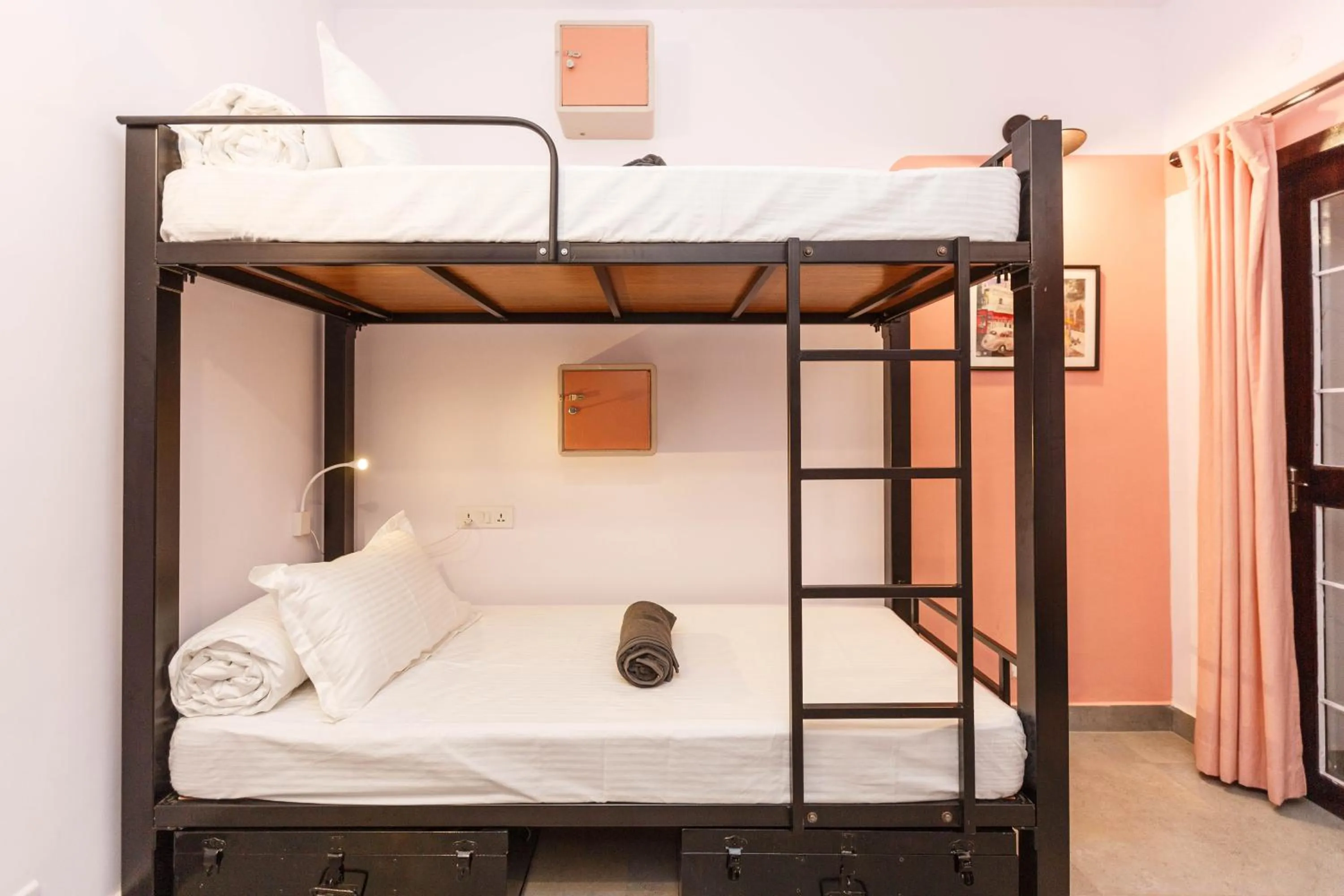 Bed in Locul Uptown - Near Bangalore Palace Grounds