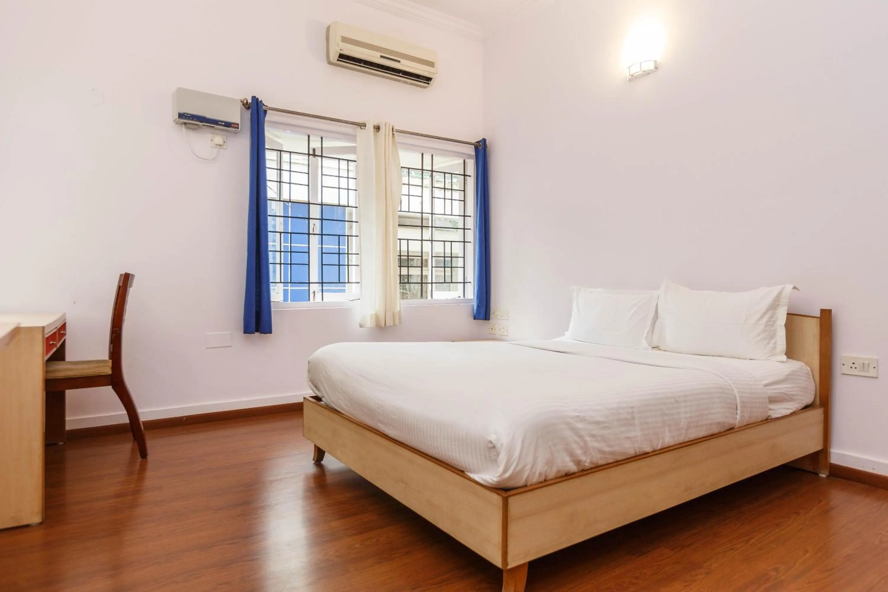 Bed in Locul Uptown - Near Bangalore Palace Grounds