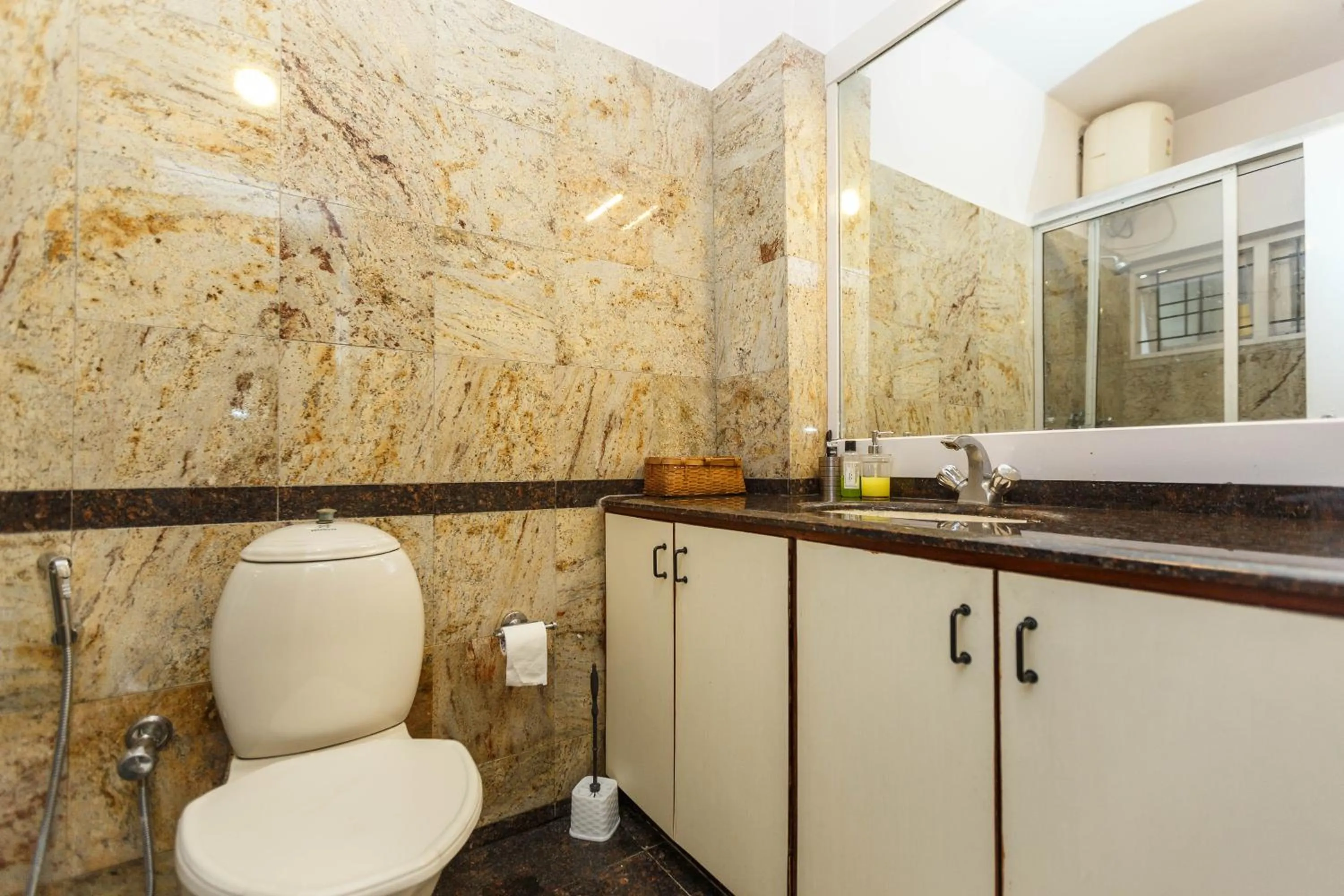 Shower in Locul Uptown - Near Bangalore Palace Grounds