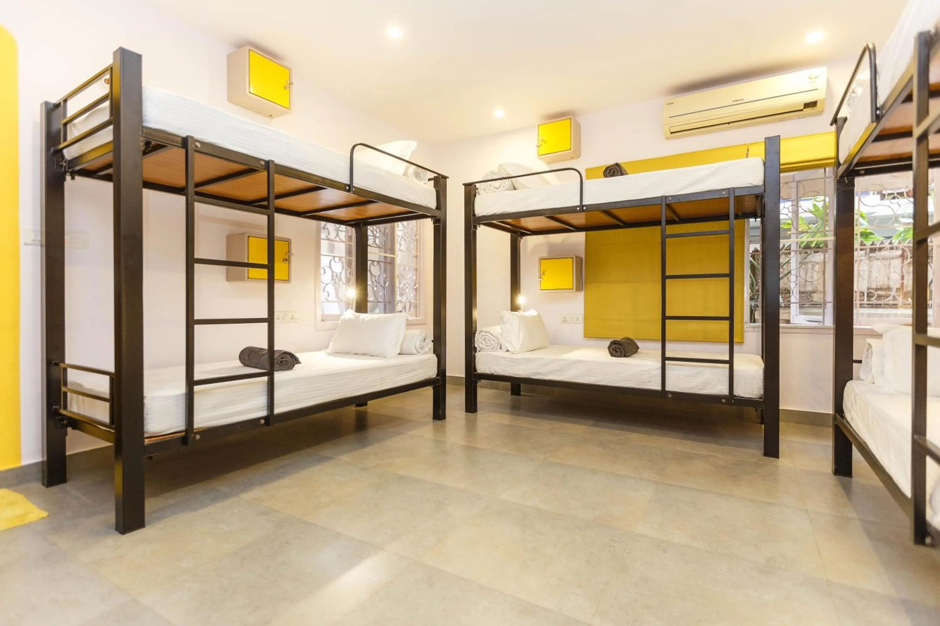 Bed in Locul Uptown - Near Bangalore Palace Grounds