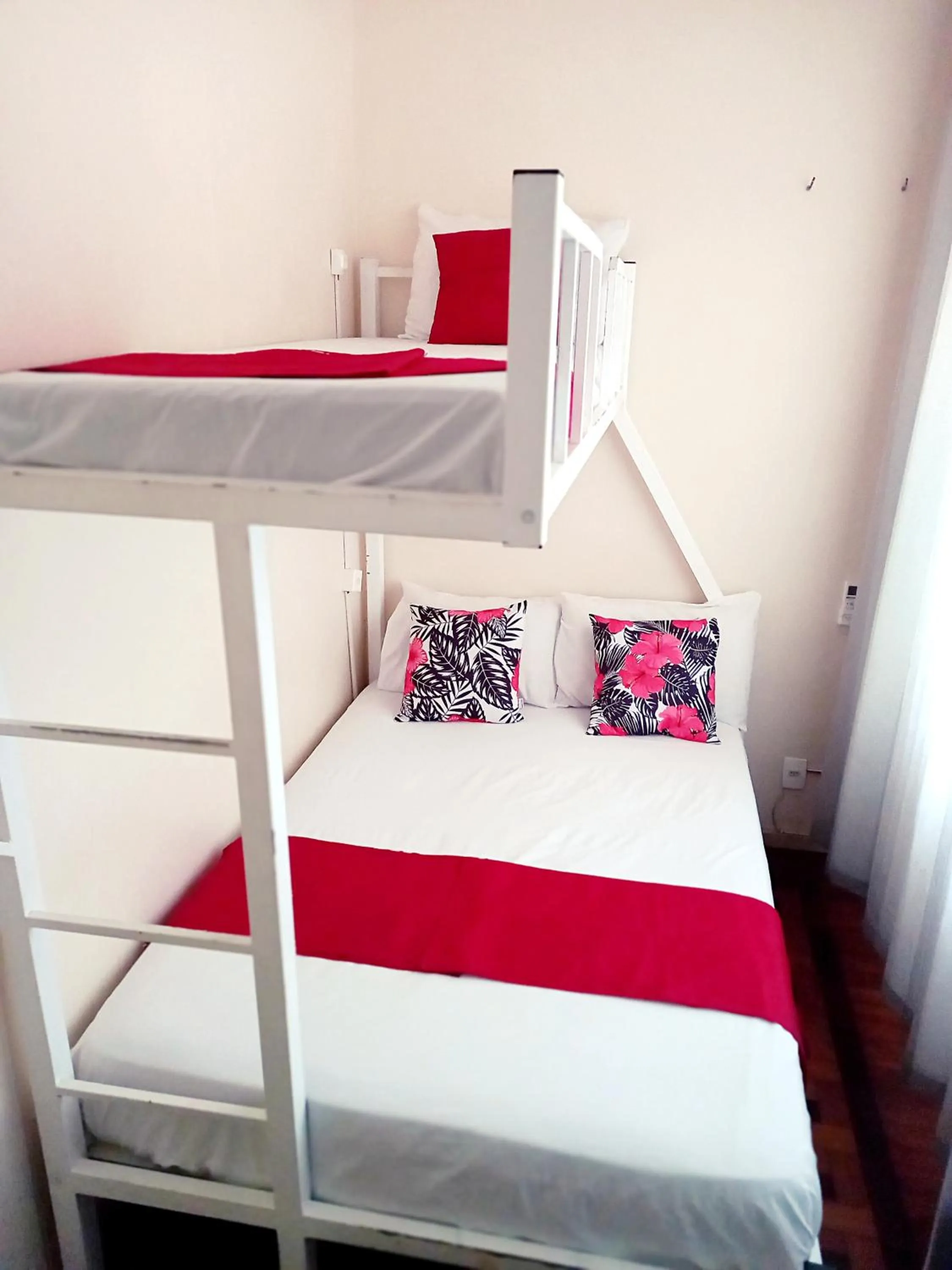 Photo of the whole room, Bed in Solar Hostel Beach Copacabana