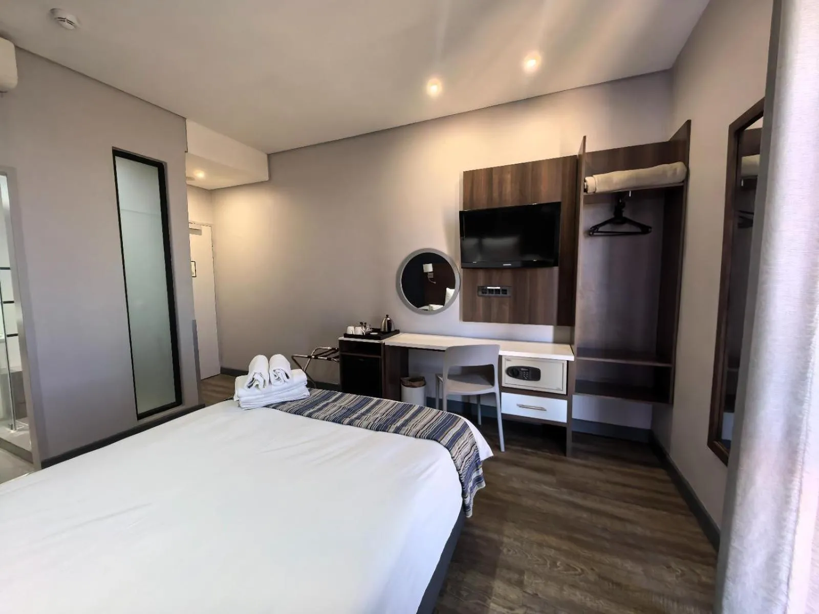 Double Room - single occupancy in Kathu Hotel