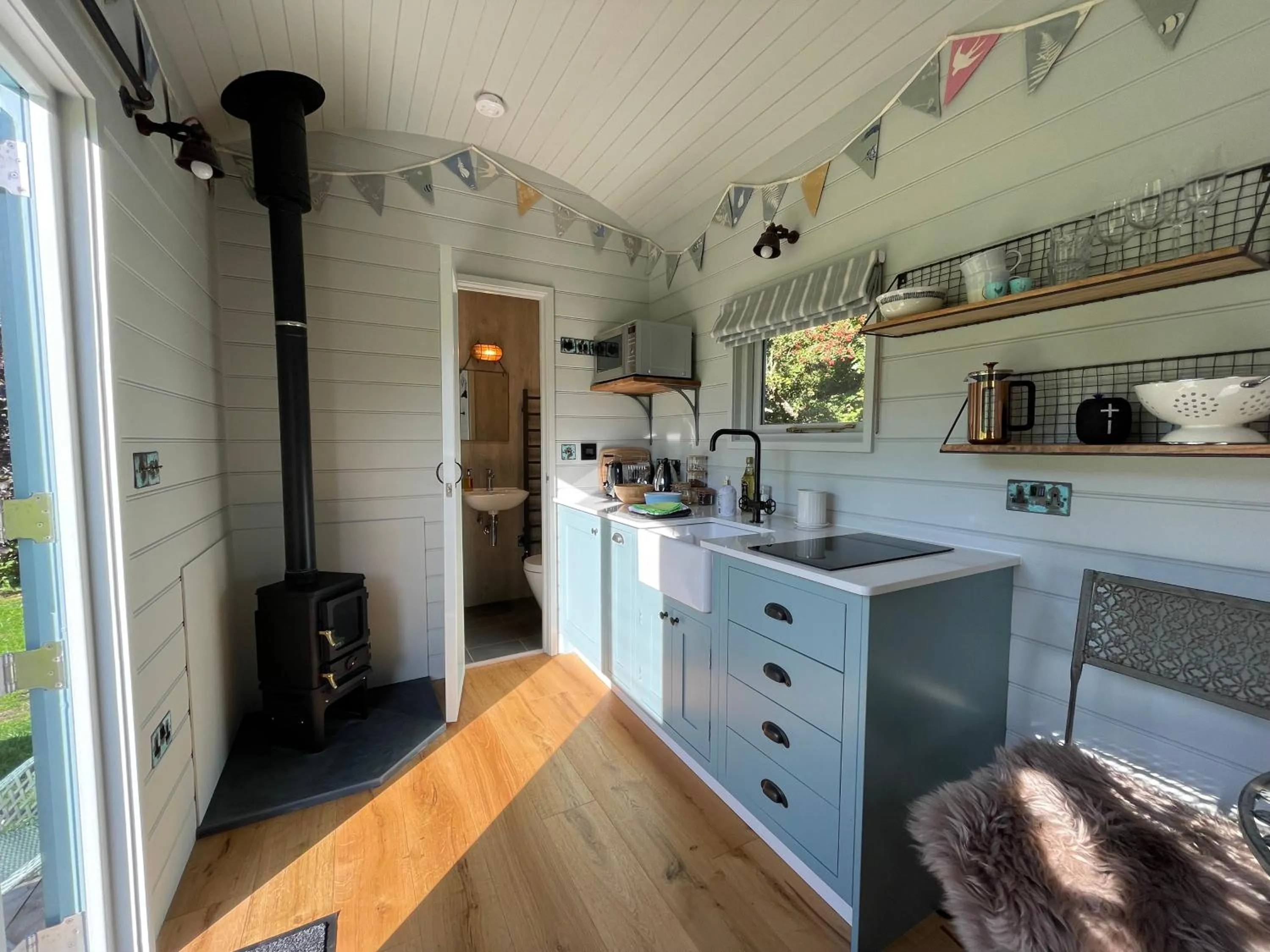 Kitchen or kitchenette in Glebe Farm B&B