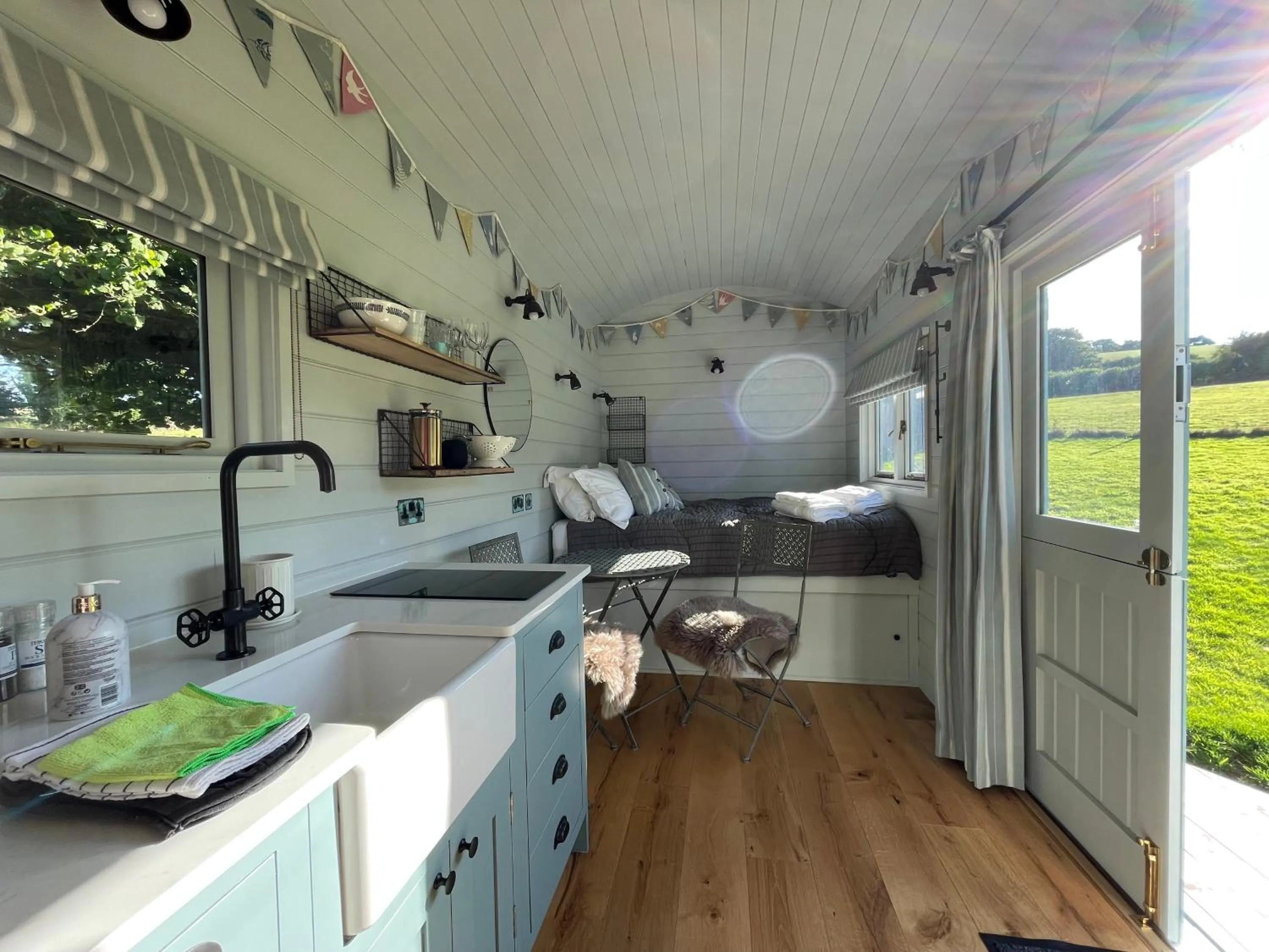 Kitchen or kitchenette in Glebe Farm B&B