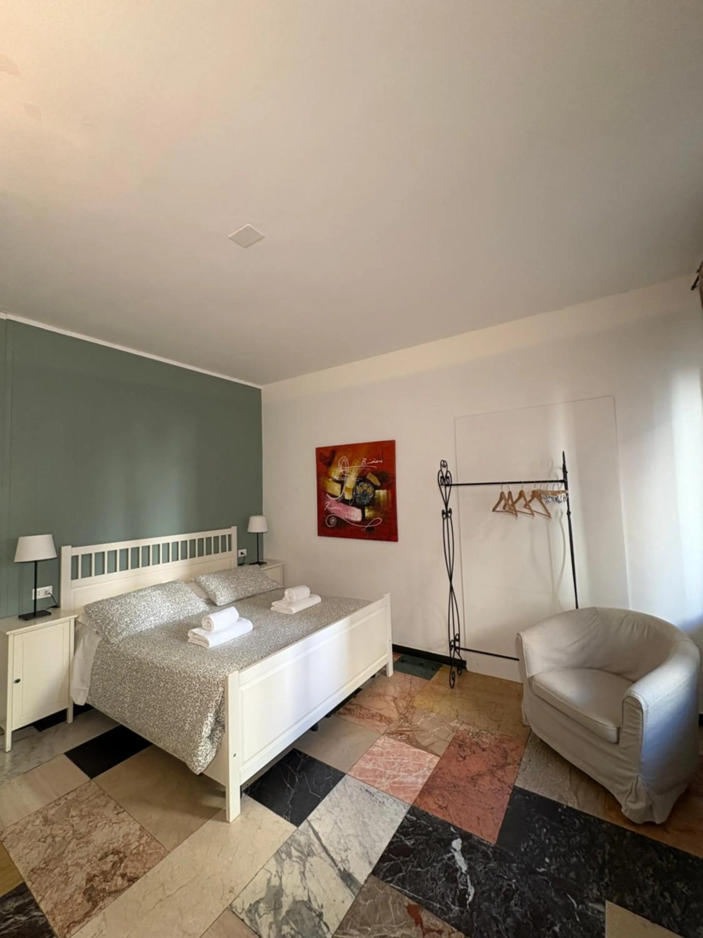 Bed in Delle Rose Rooms - Le Arche Verona