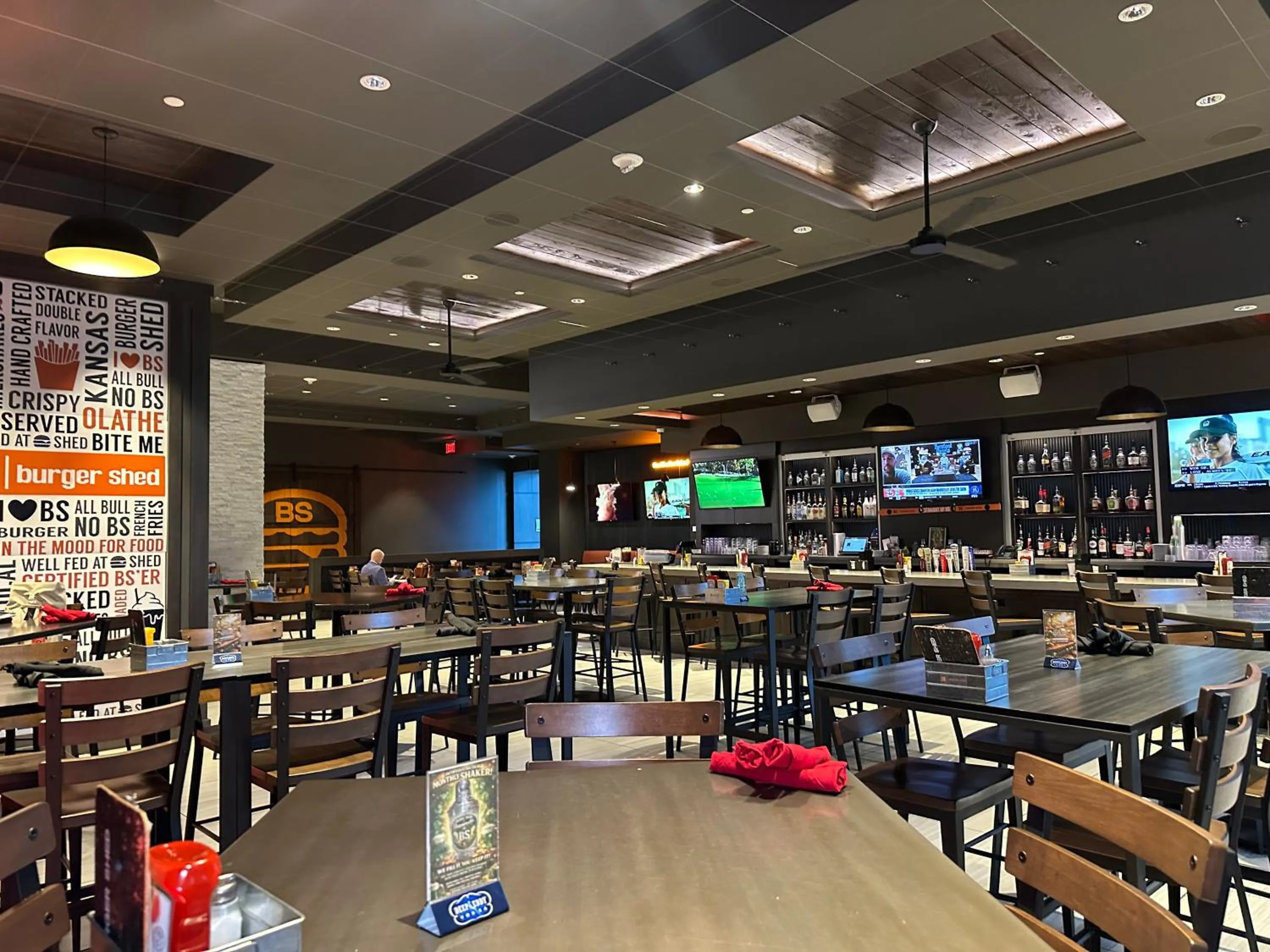 Restaurant/places to eat in Embassy Suites by Hilton Kansas City Olathe