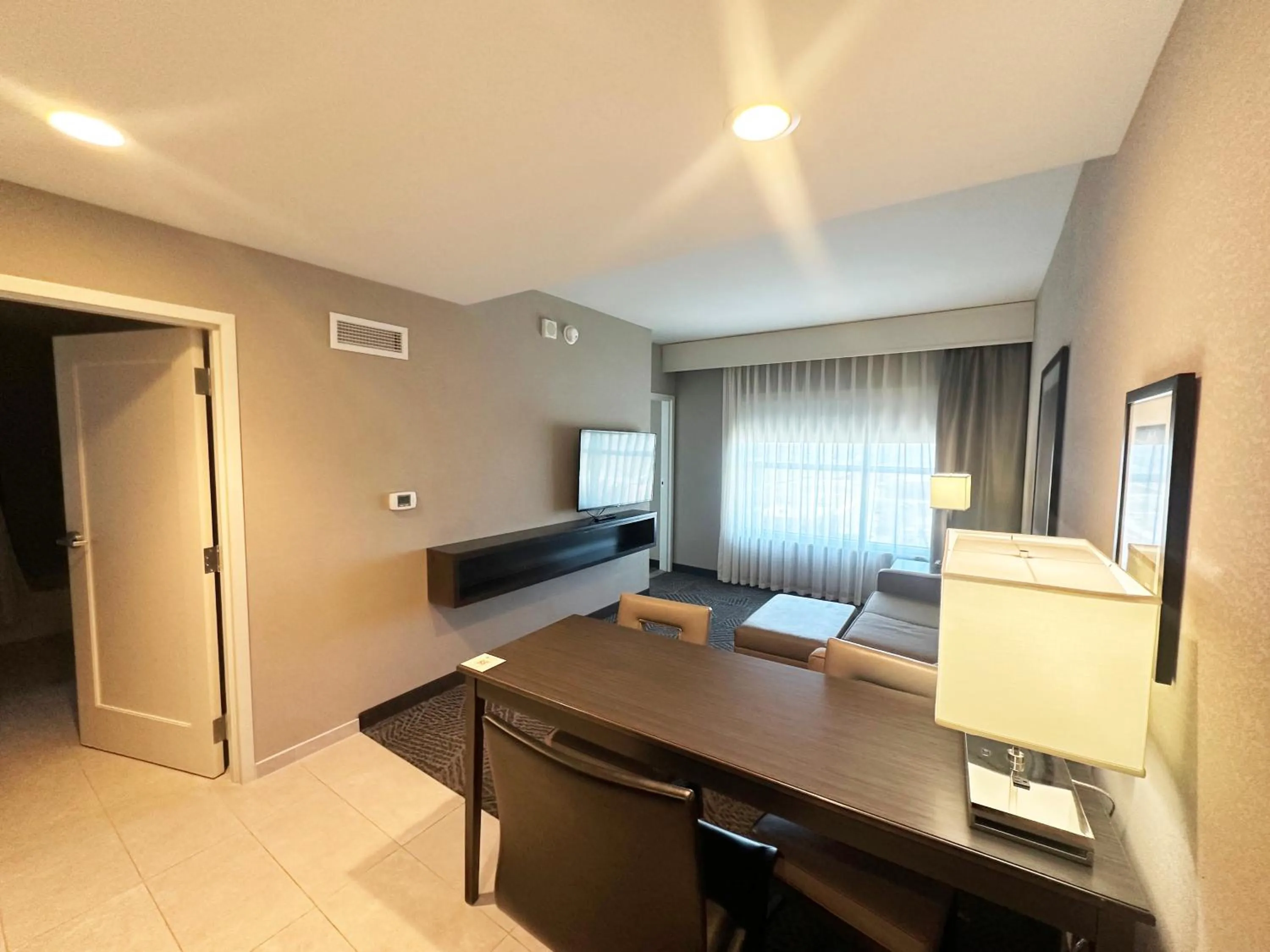 Embassy Suites by Hilton Kansas City Olathe