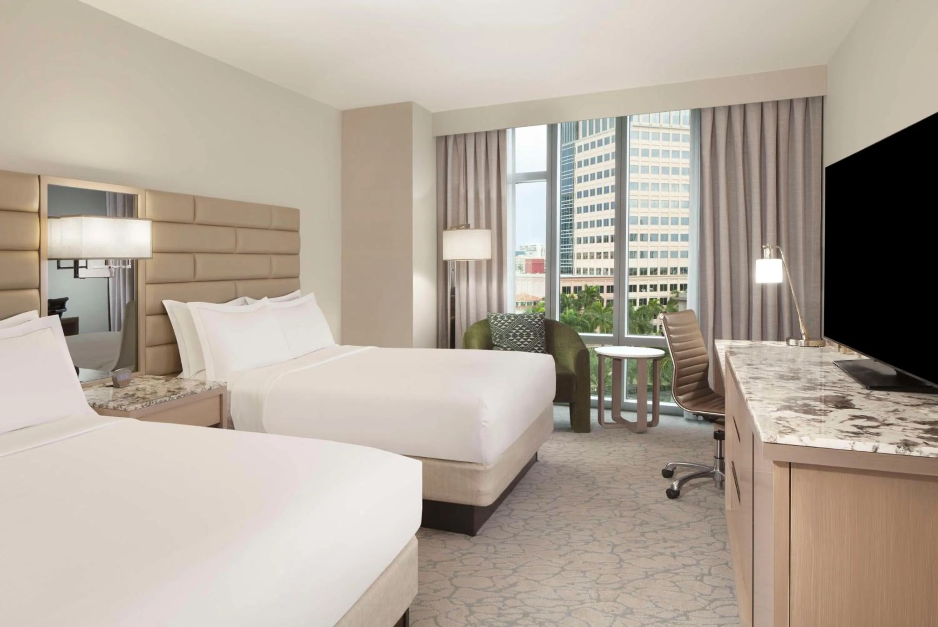 Bedroom, Bed in Hilton West Palm Beach