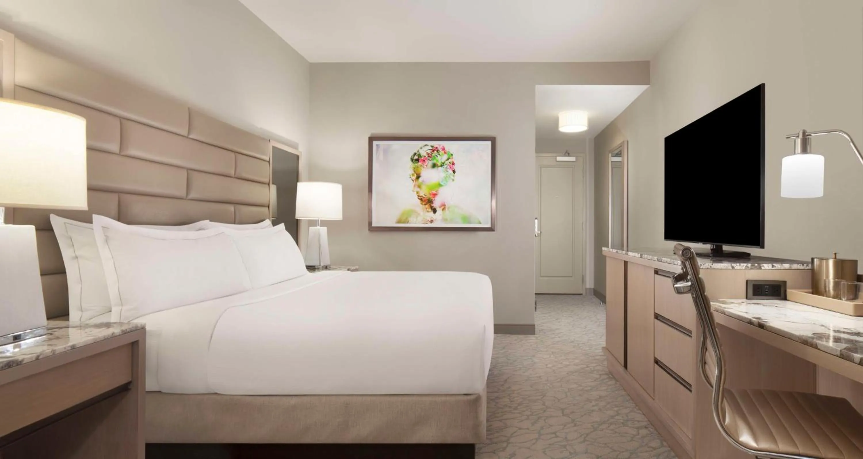 Bedroom, Bed in Hilton West Palm Beach